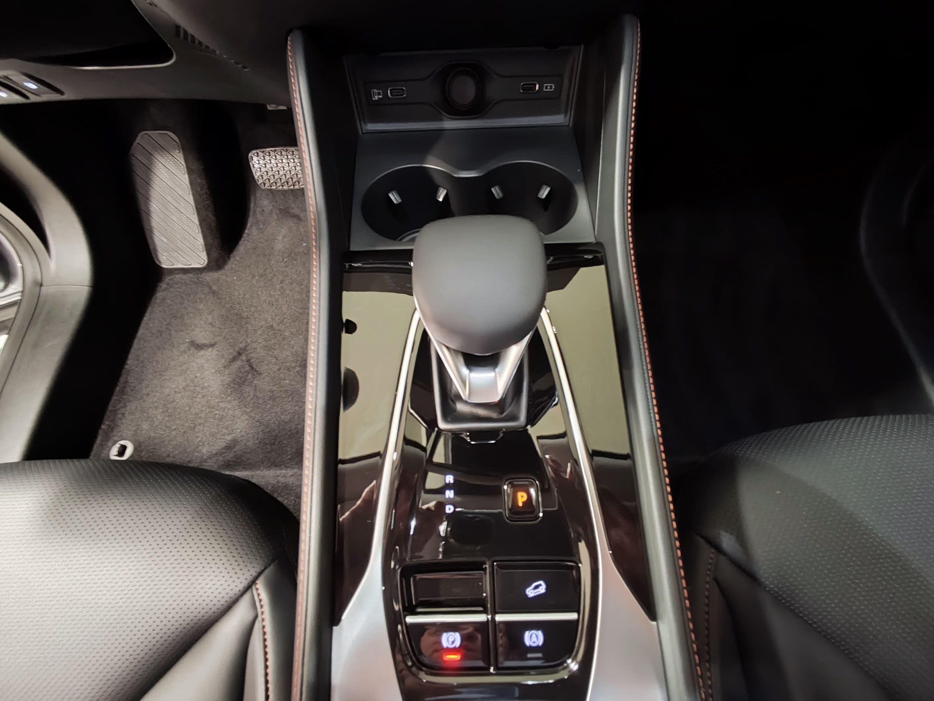 MG HS 1.5 PHEV Luxury-image-9