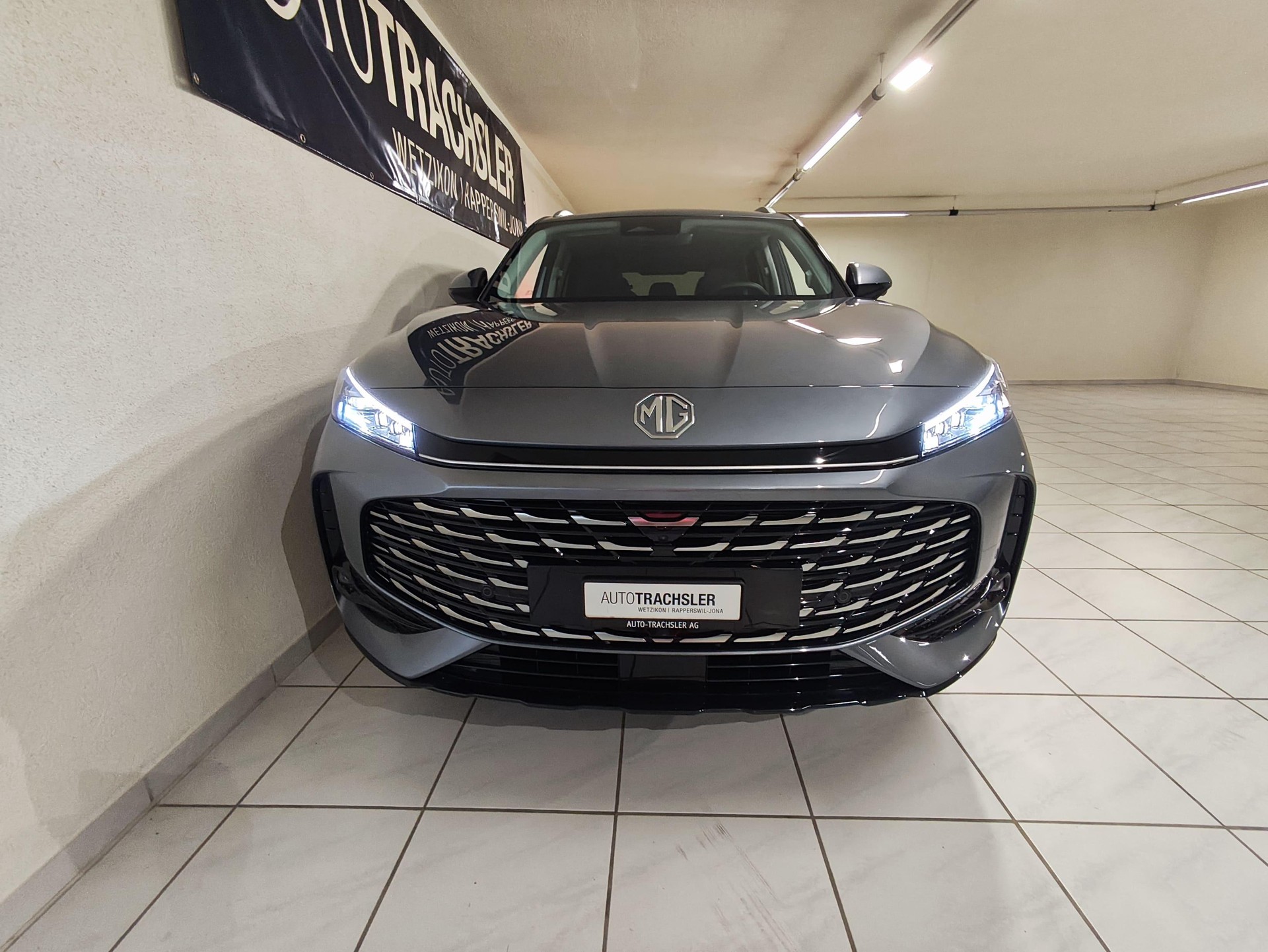 MG HS 1.5 PHEV Luxury-image-2