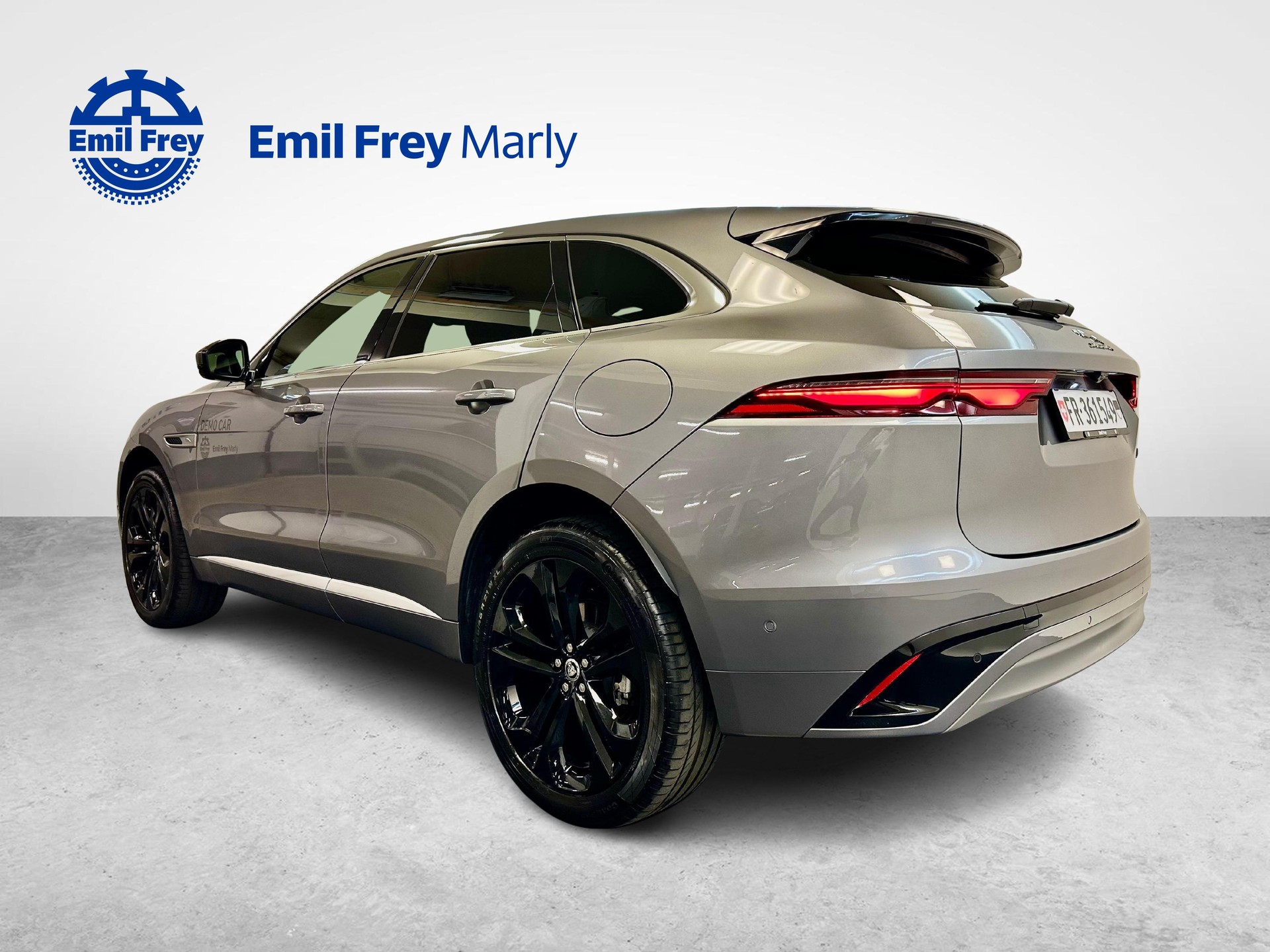 JAGUAR F-Pace 2.0 P400e R-Dynamic SE 90th Anniversary Ed. AWD-image-2
