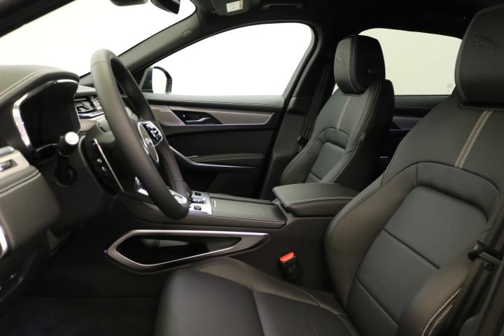 JAGUAR F-Pace 2.0 P400e R-Dynamic SE 90th Anniversary Ed. AWD-image-7