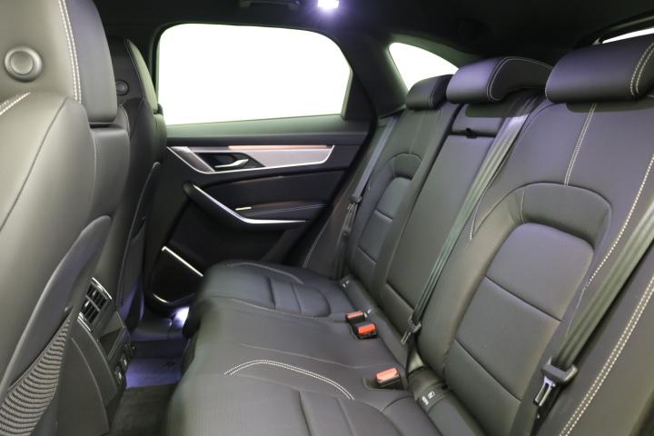 JAGUAR F-Pace 2.0 P400e R-Dynamic SE 90th Anniversary Ed. AWD-image-8