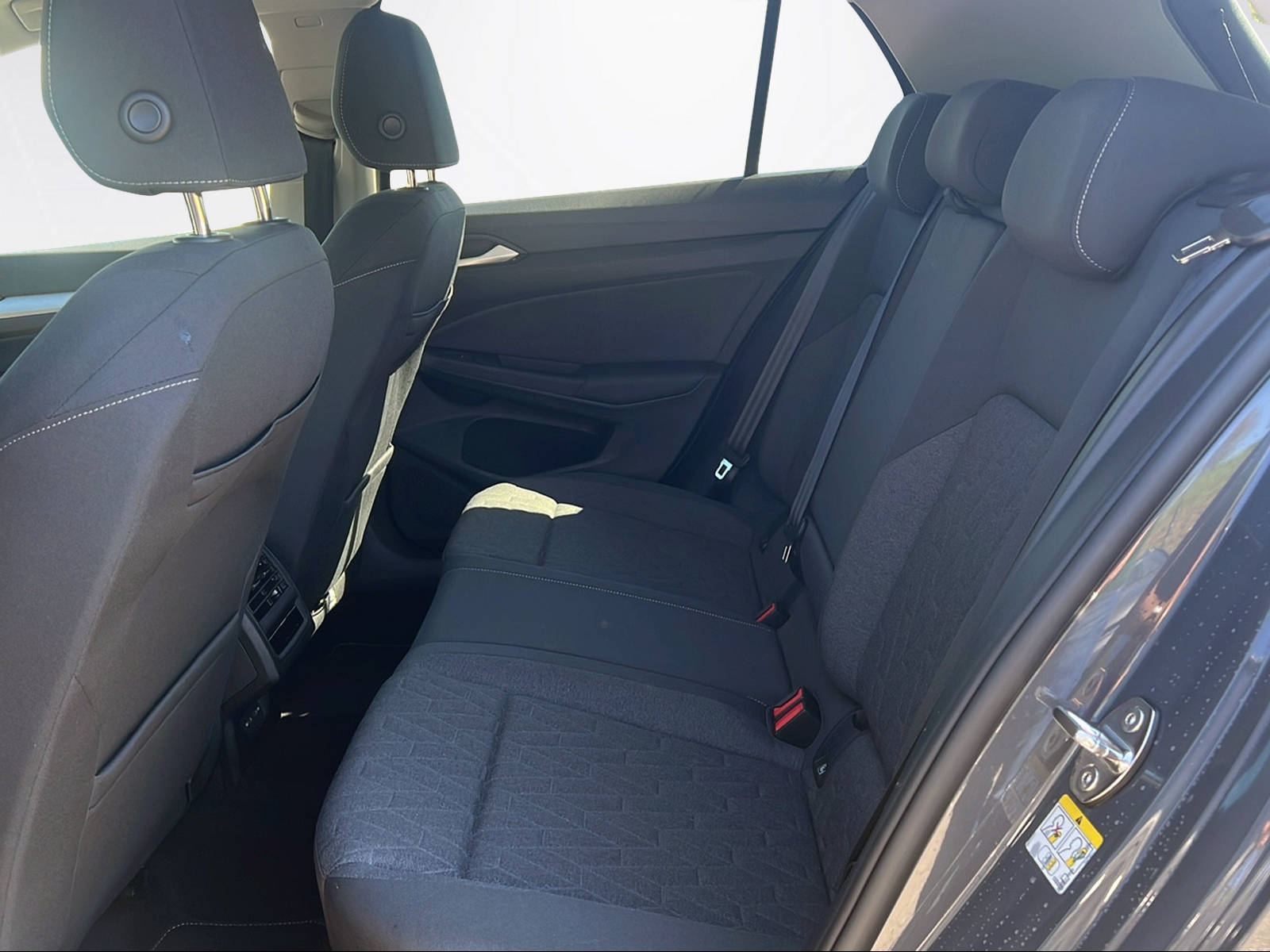 VW Golf Life 1.5TSI HYBRIDE 204CH DSG-image-9