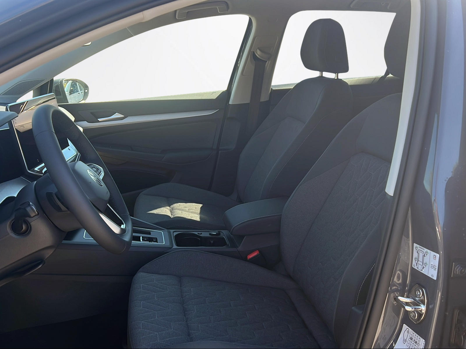 VW Golf Life 1.5TSI HYBRIDE 204CH DSG-image-8