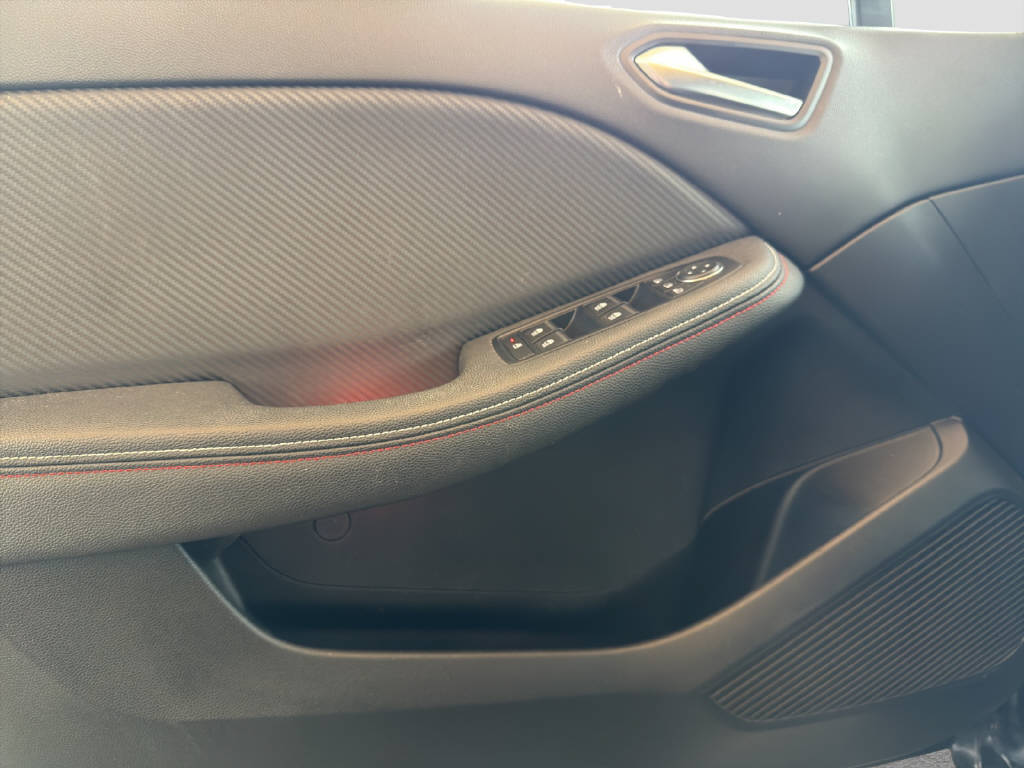 RENAULT Clio 1.6 E-Tech R.S. Line-image-6