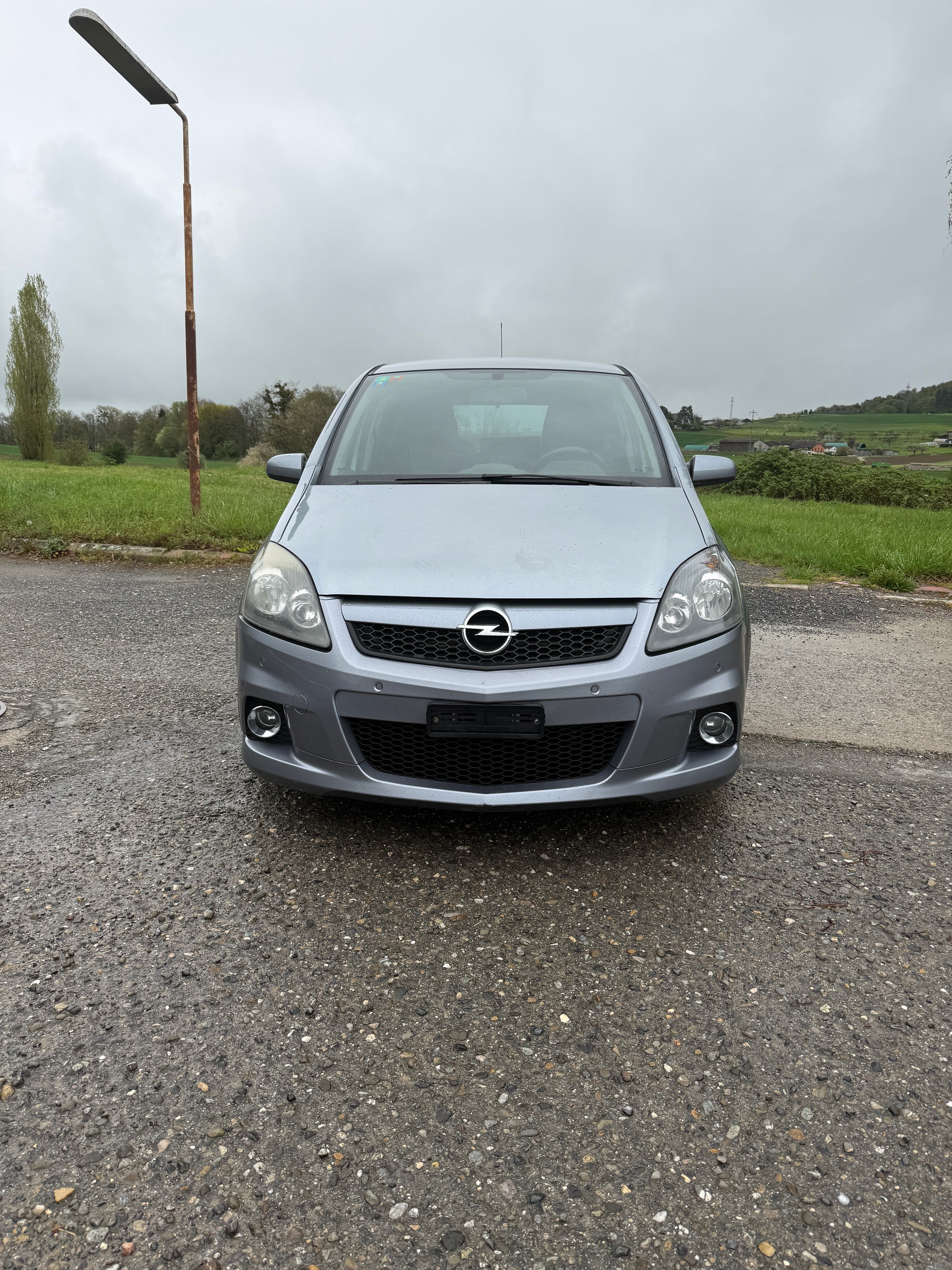 OPEL Zafira 2.0i 16V Turbo OPC-image-0