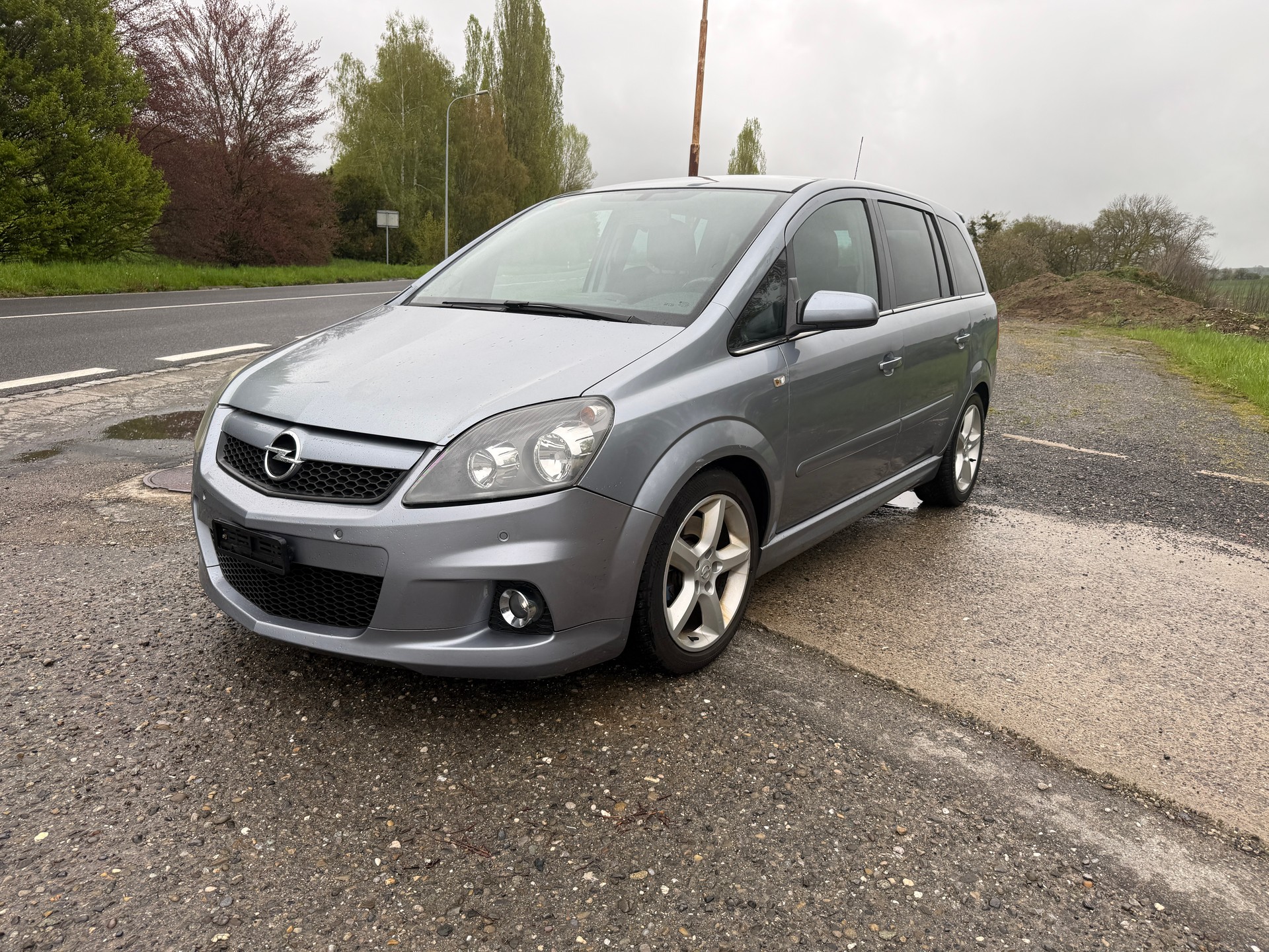 OPEL Zafira 2.0i 16V Turbo OPC-image-2
