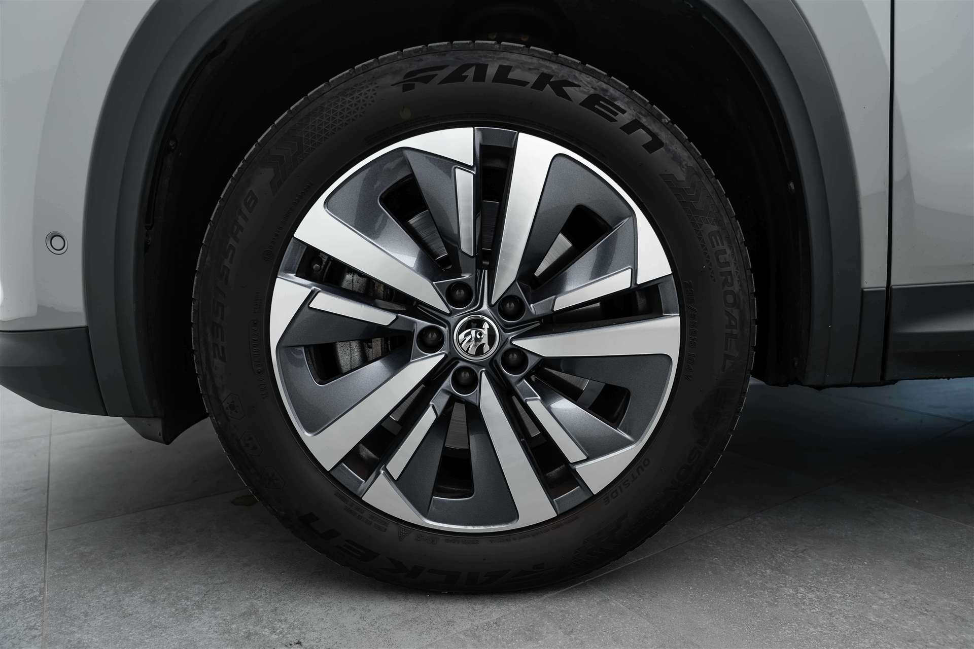 SKODA Kodiaq 2.0 TDI Selection 4x4 193PS-image-6