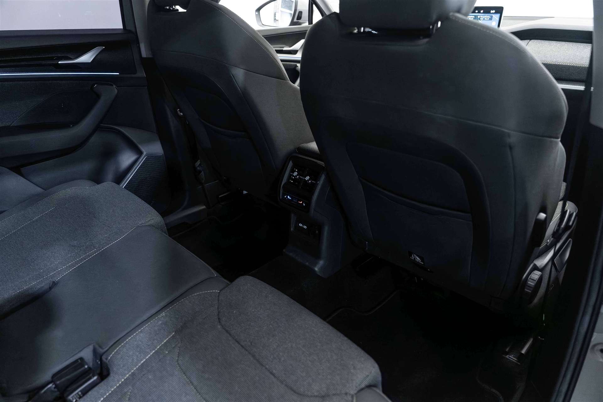 SKODA Kodiaq 2.0 TDI Selection 4x4 193PS-image-13
