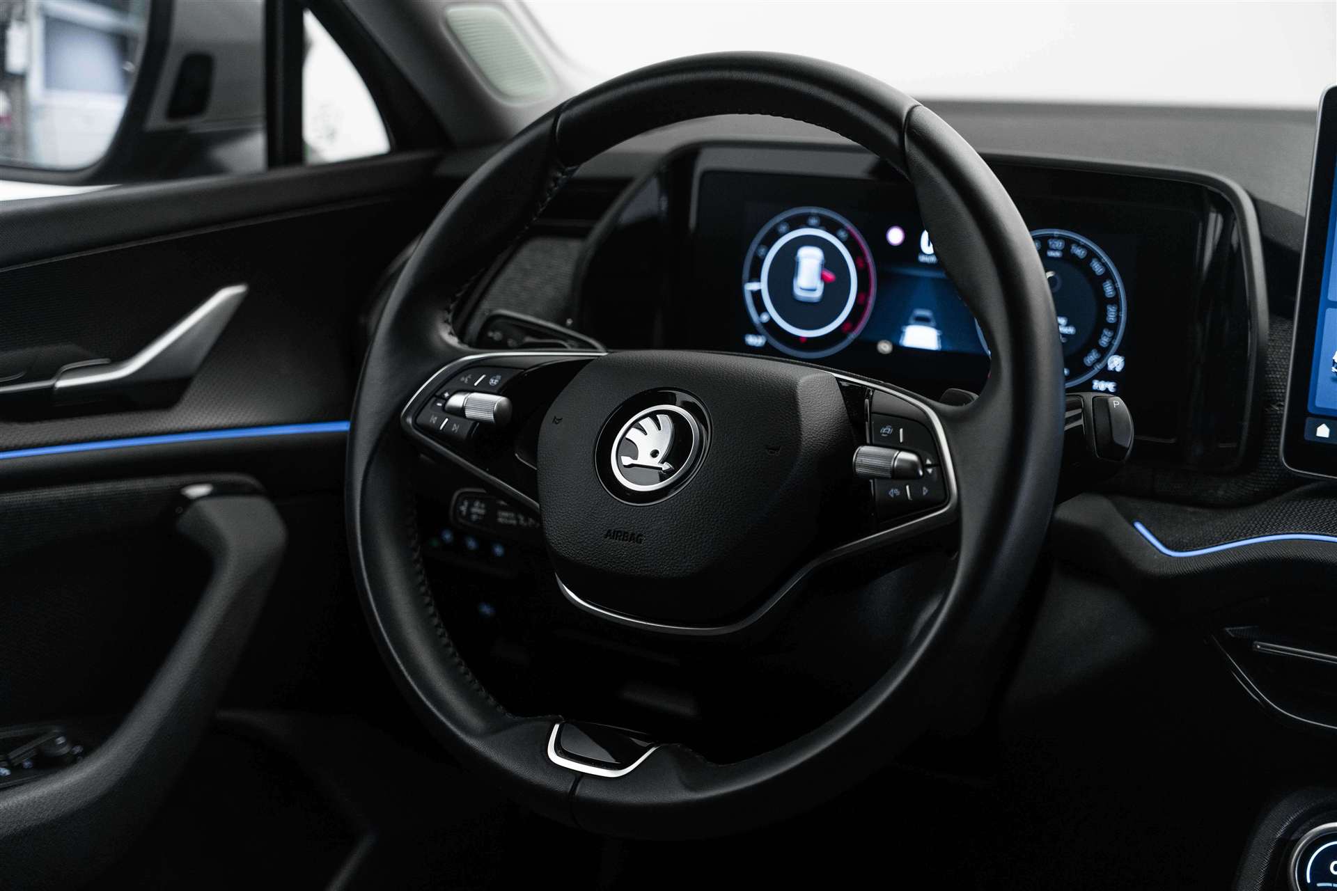 SKODA Kodiaq 2.0 TDI Selection 4x4 193PS-image-10