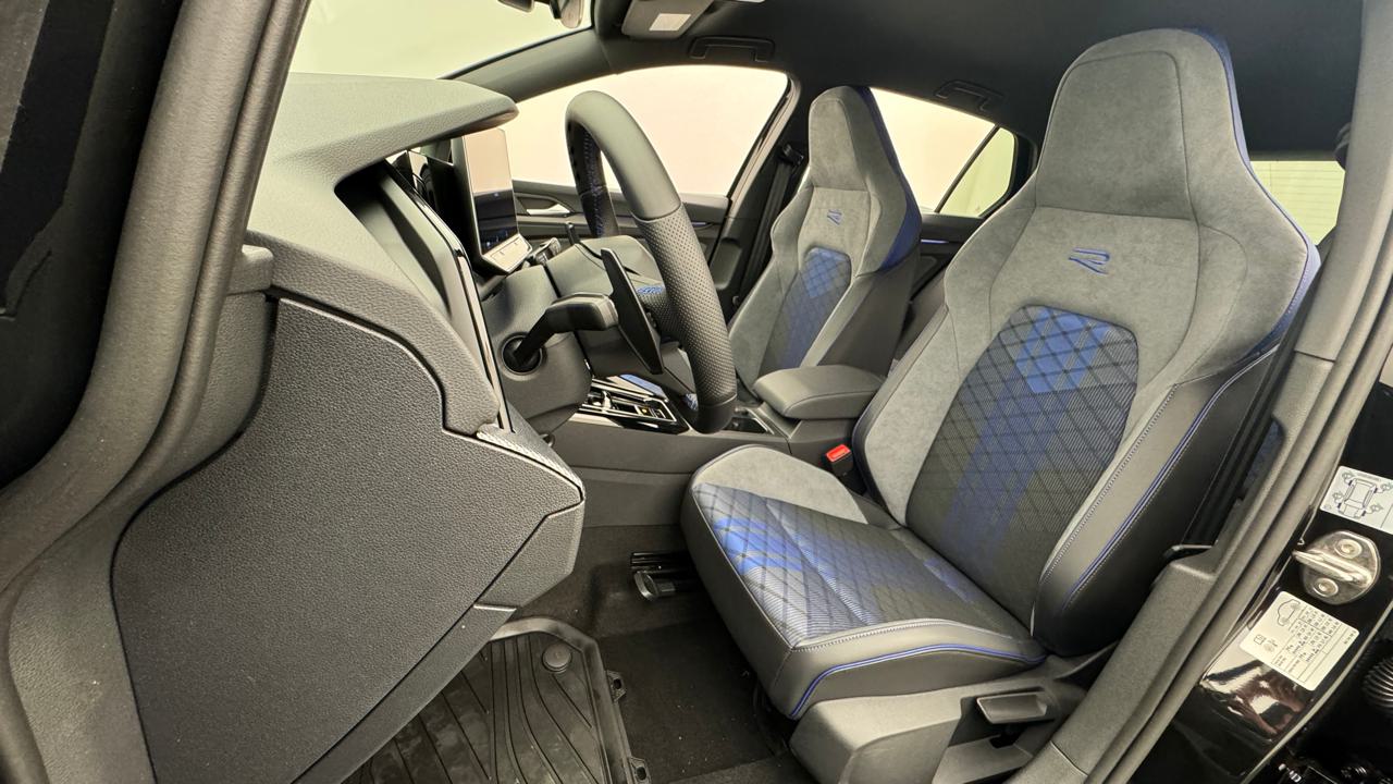 VW Golf 2.0 TSI R DSG 4 Motion-image-4