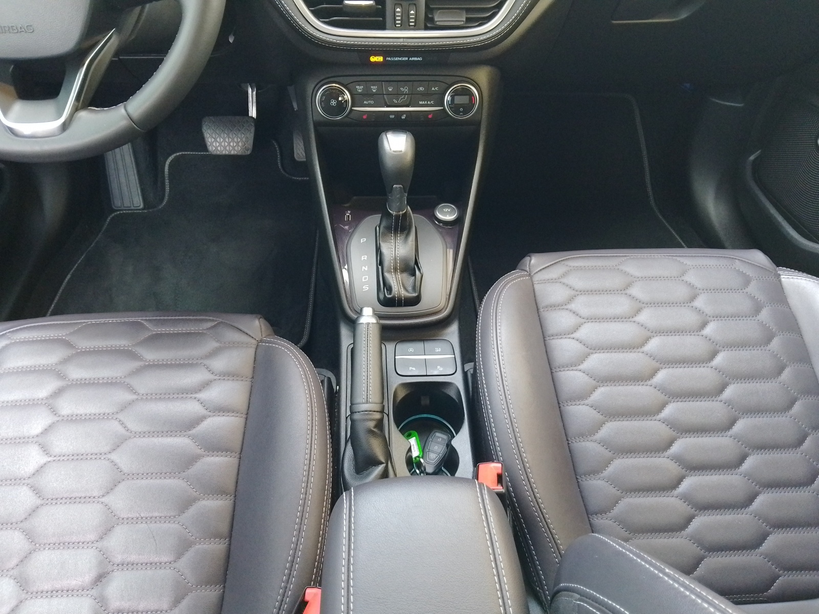 FORD Fiesta 1.0 EcoB Vignale-image-12