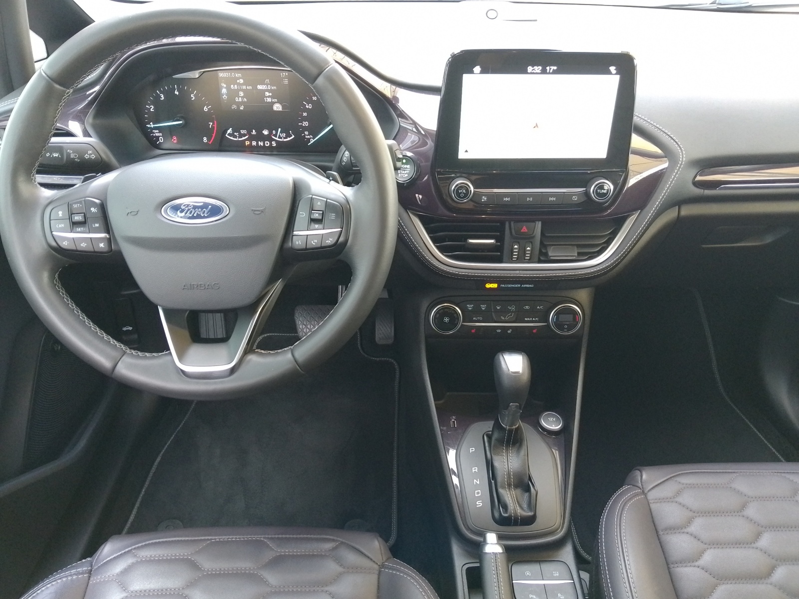 FORD Fiesta 1.0 EcoB Vignale-image-5