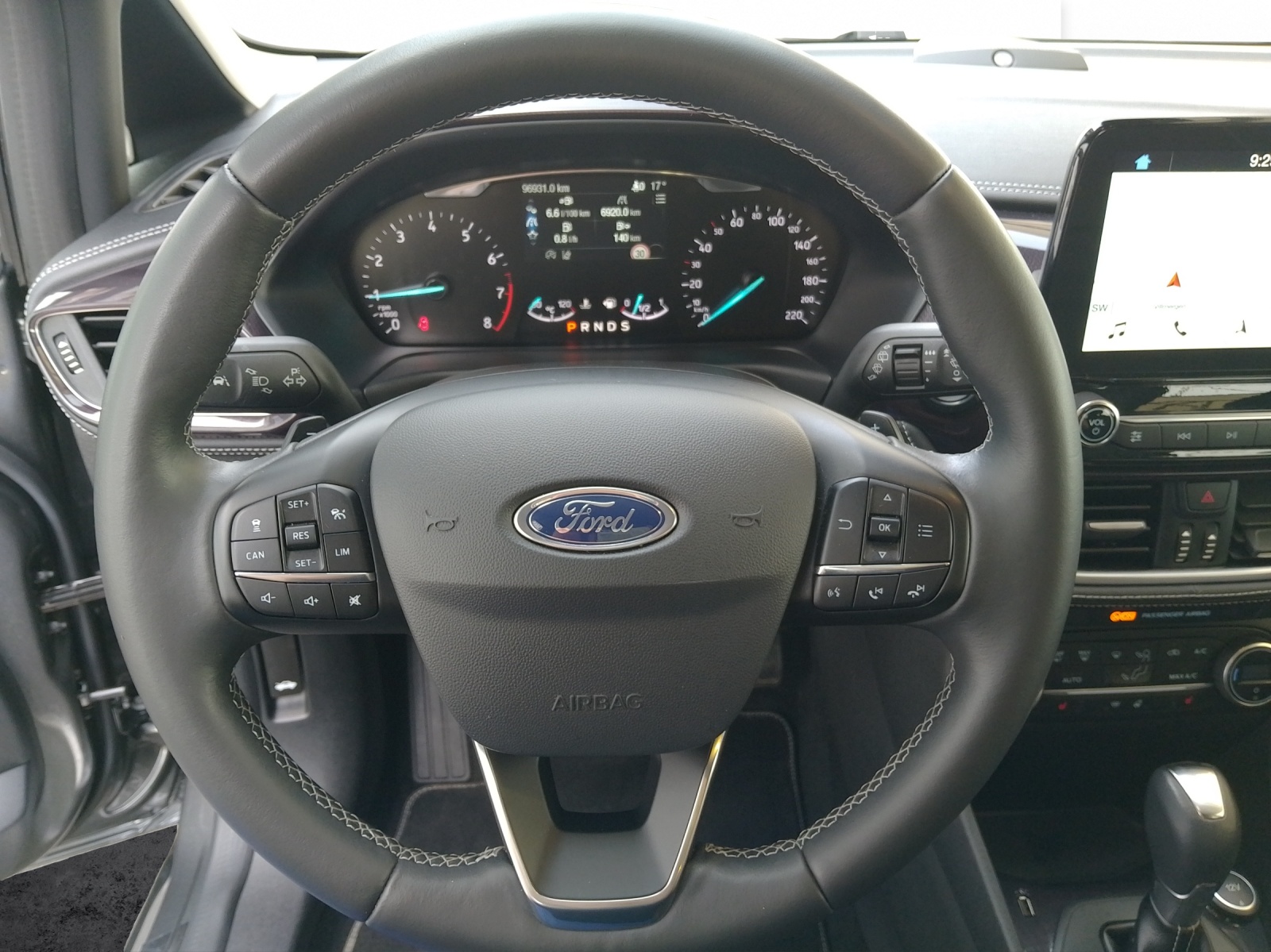 FORD Fiesta 1.0 EcoB Vignale-image-9