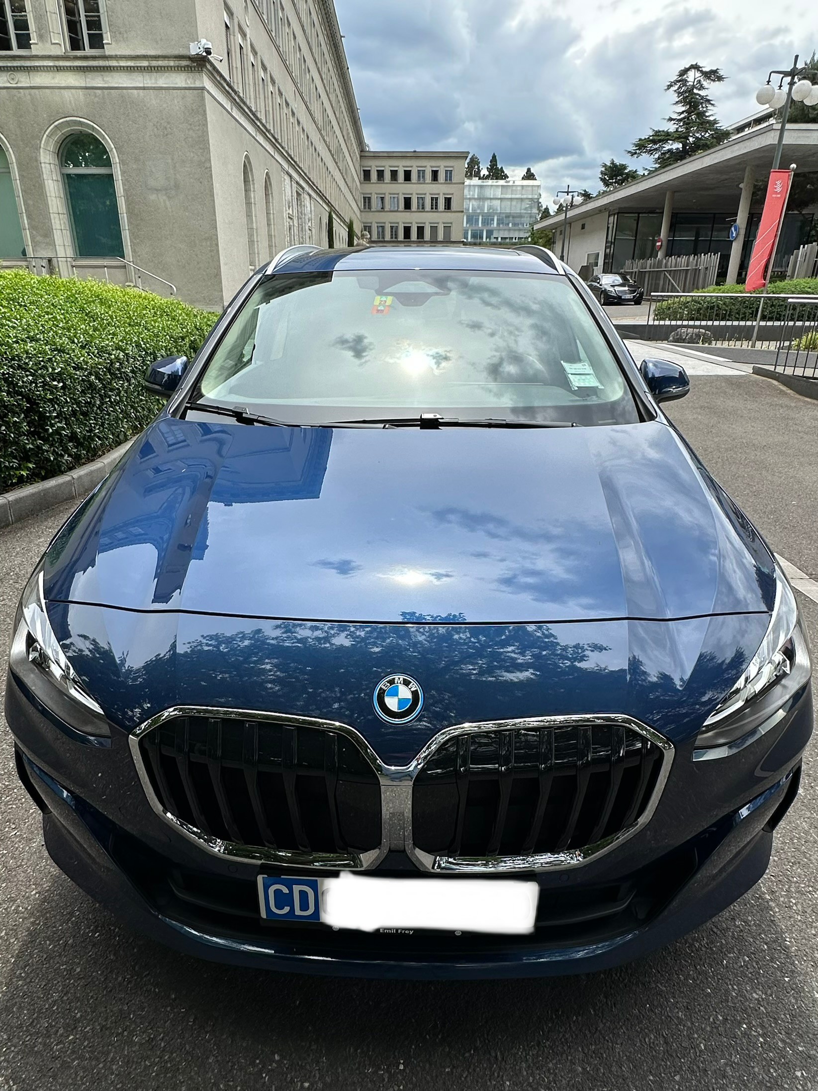 BMW 225e xDrive Active Tourer-image-3