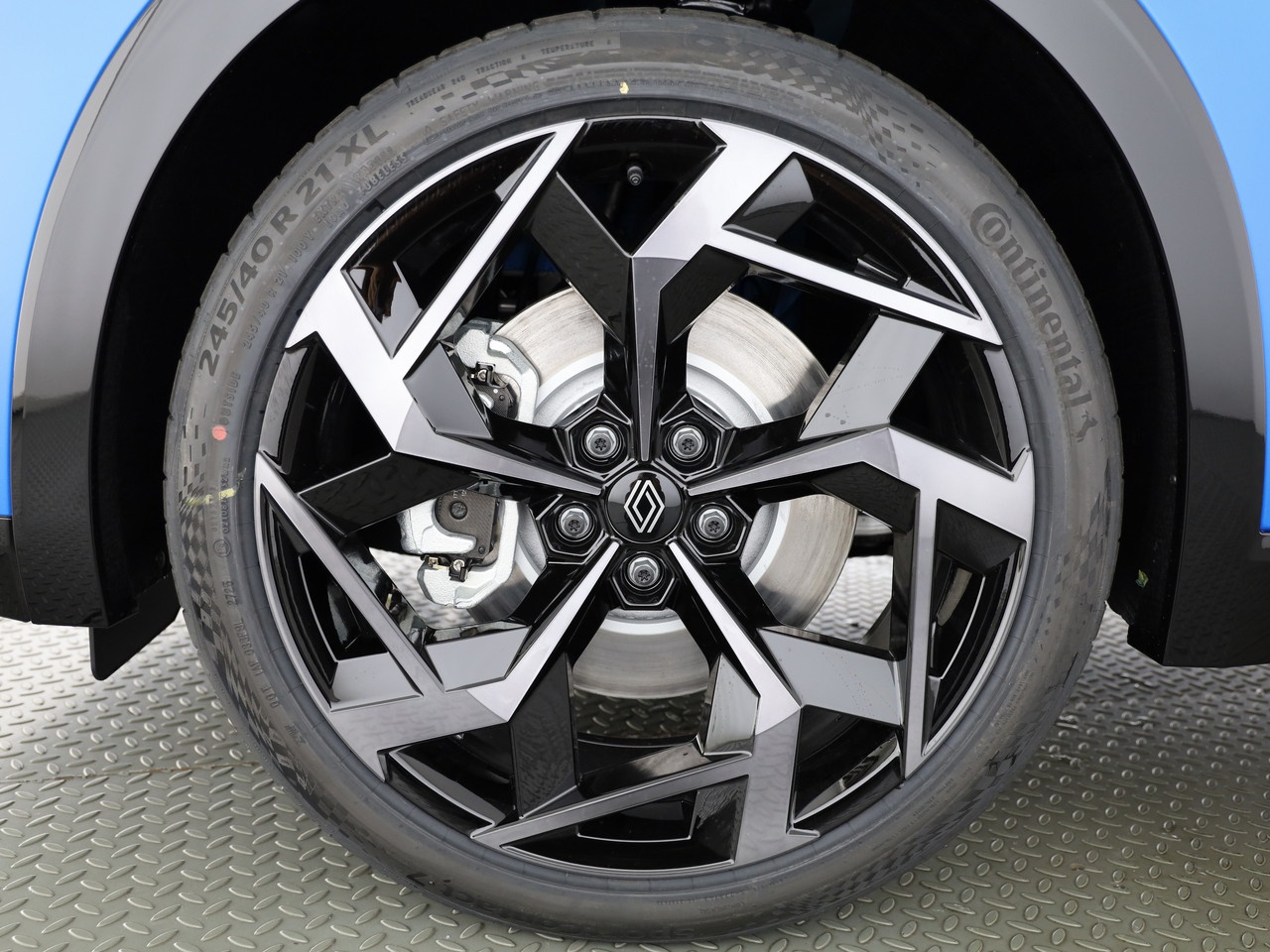 RENAULT Rafale 1.2 E-Tech Plug-in Atelier Alpine-showroom-element-3