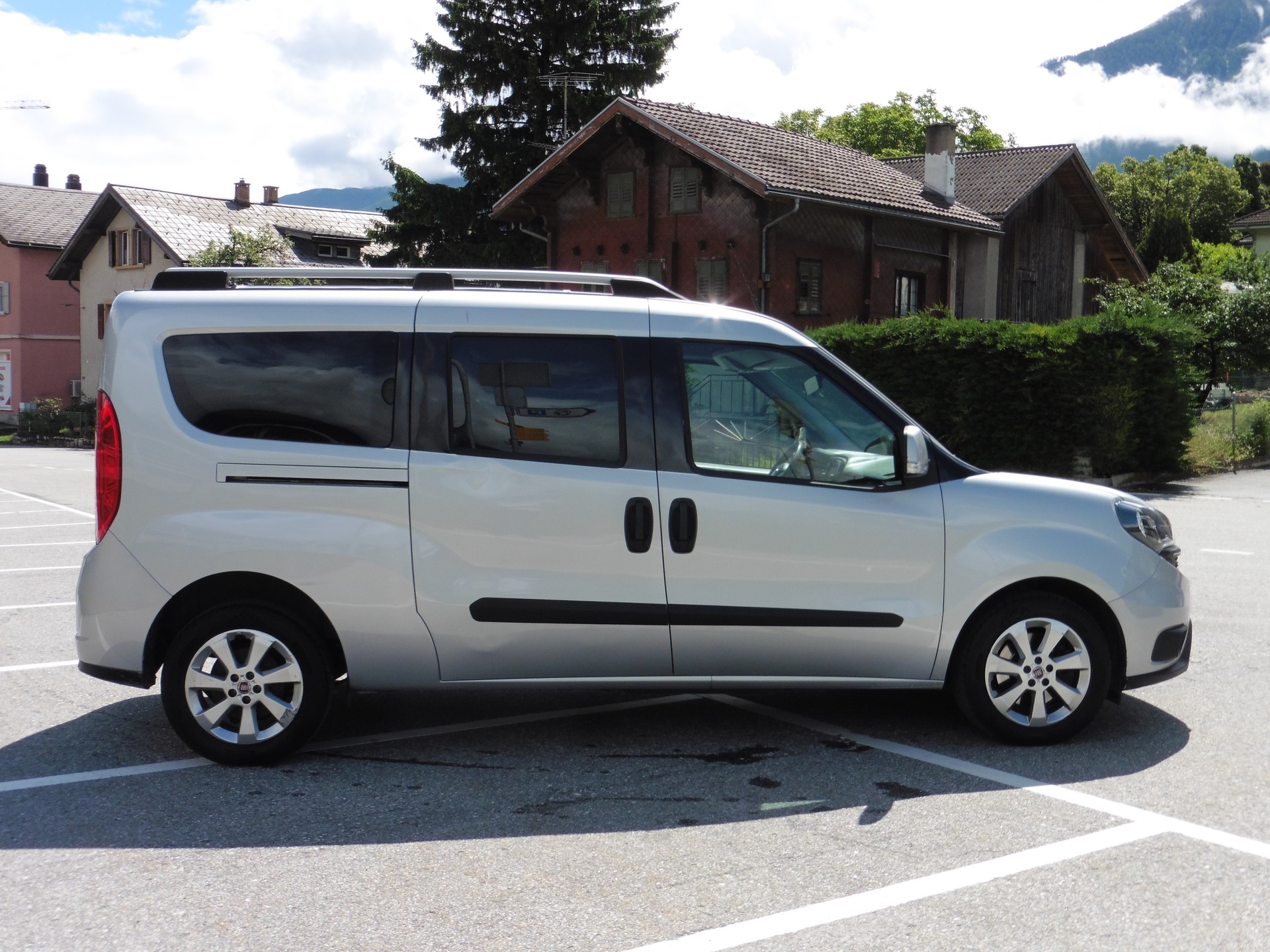 FIAT Doblò 1.6 MJ Kombi Swiss XL-image-11