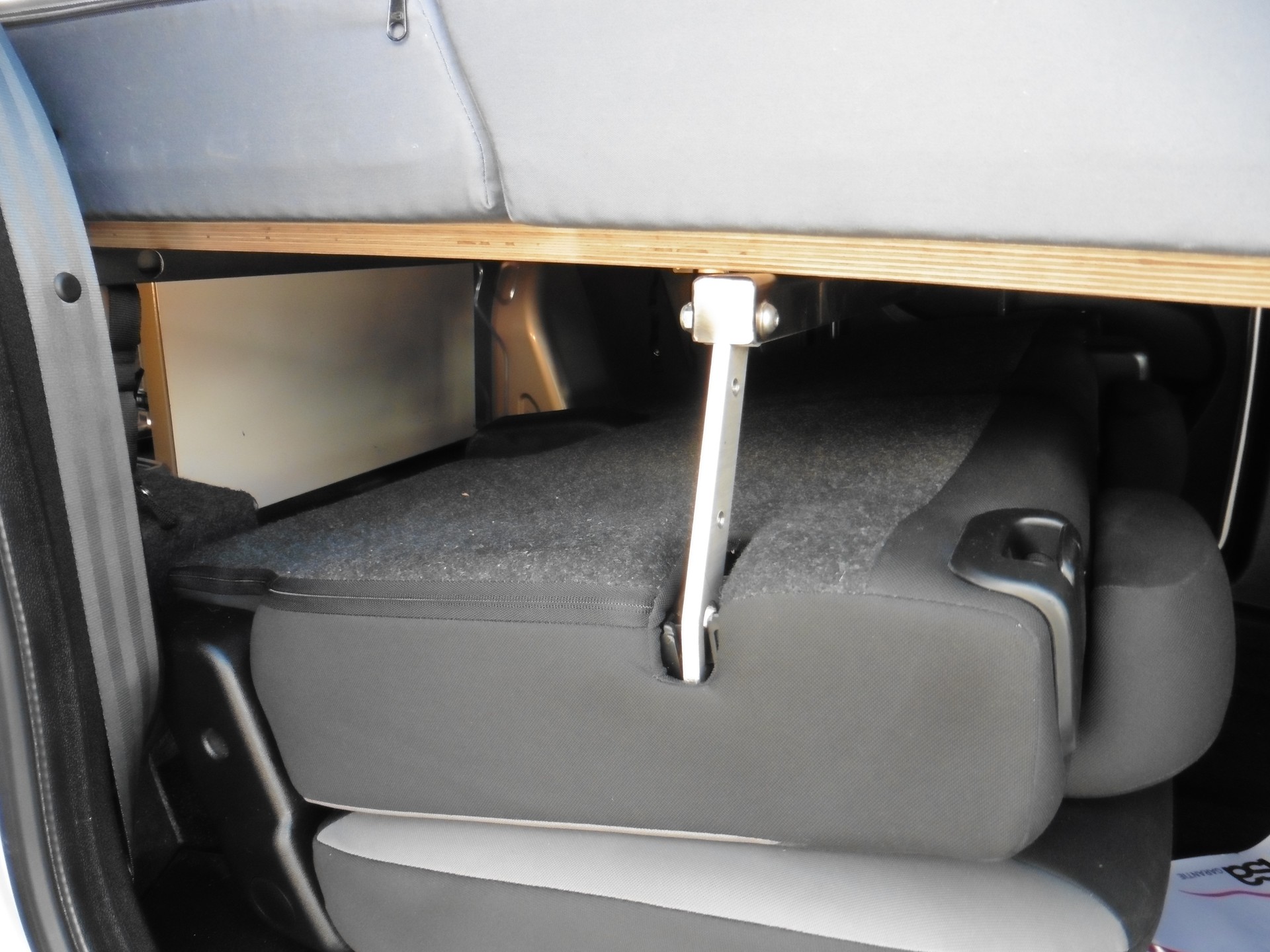 FIAT Doblò 1.6 MJ Kombi Swiss XL-image-23