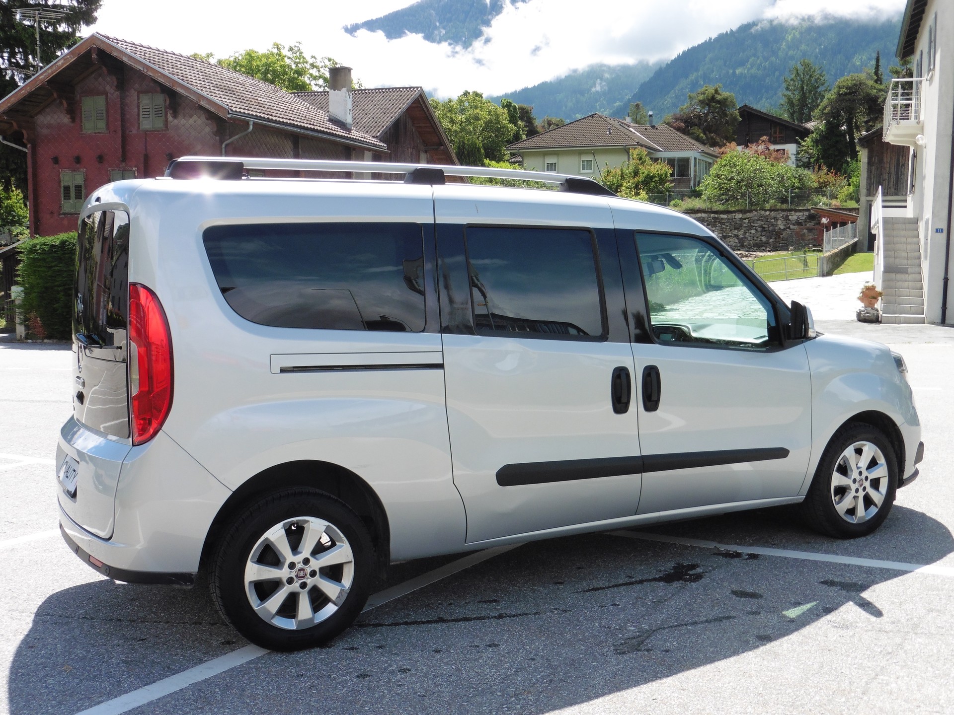 FIAT Doblò 1.6 MJ Kombi Swiss XL-image-10