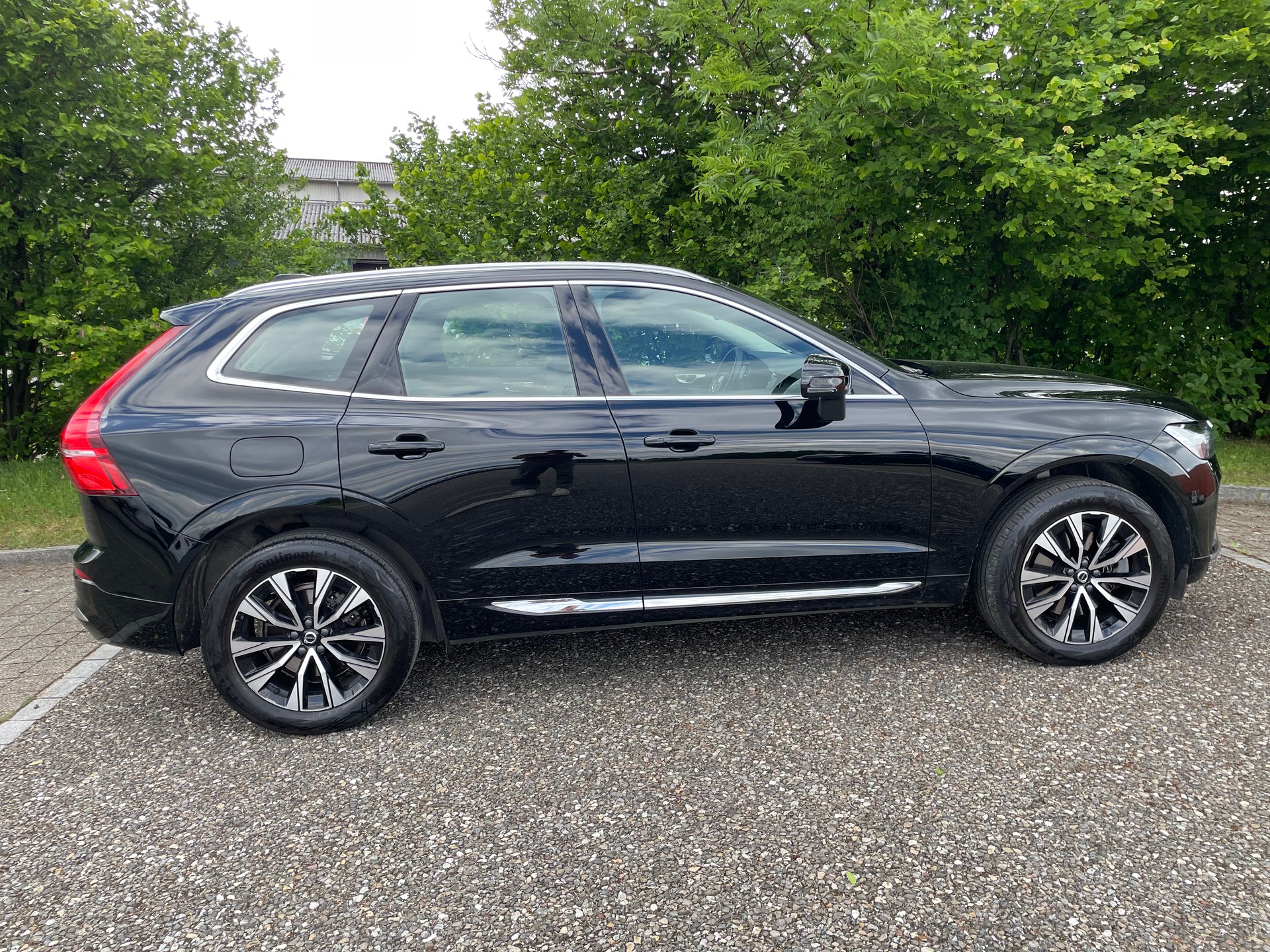 VOLVO 2.0 B4 MH Plus Bright AWD-image-2