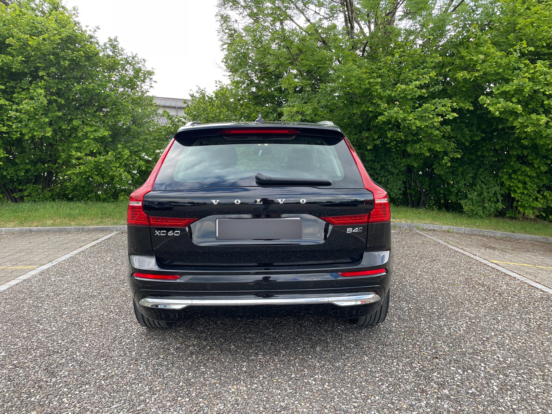 VOLVO 2.0 B4 MH Plus Bright AWD-image-3