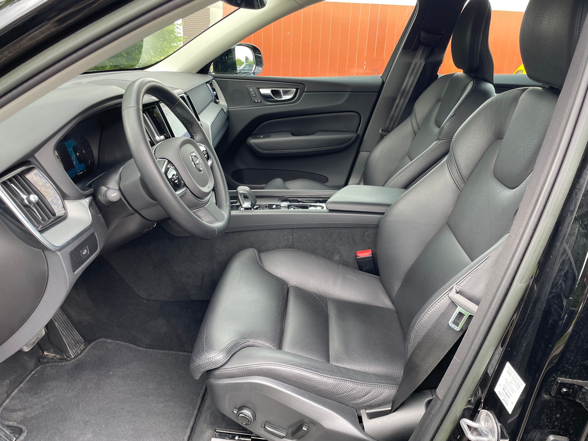 VOLVO 2.0 B4 MH Plus Bright AWD-image-6