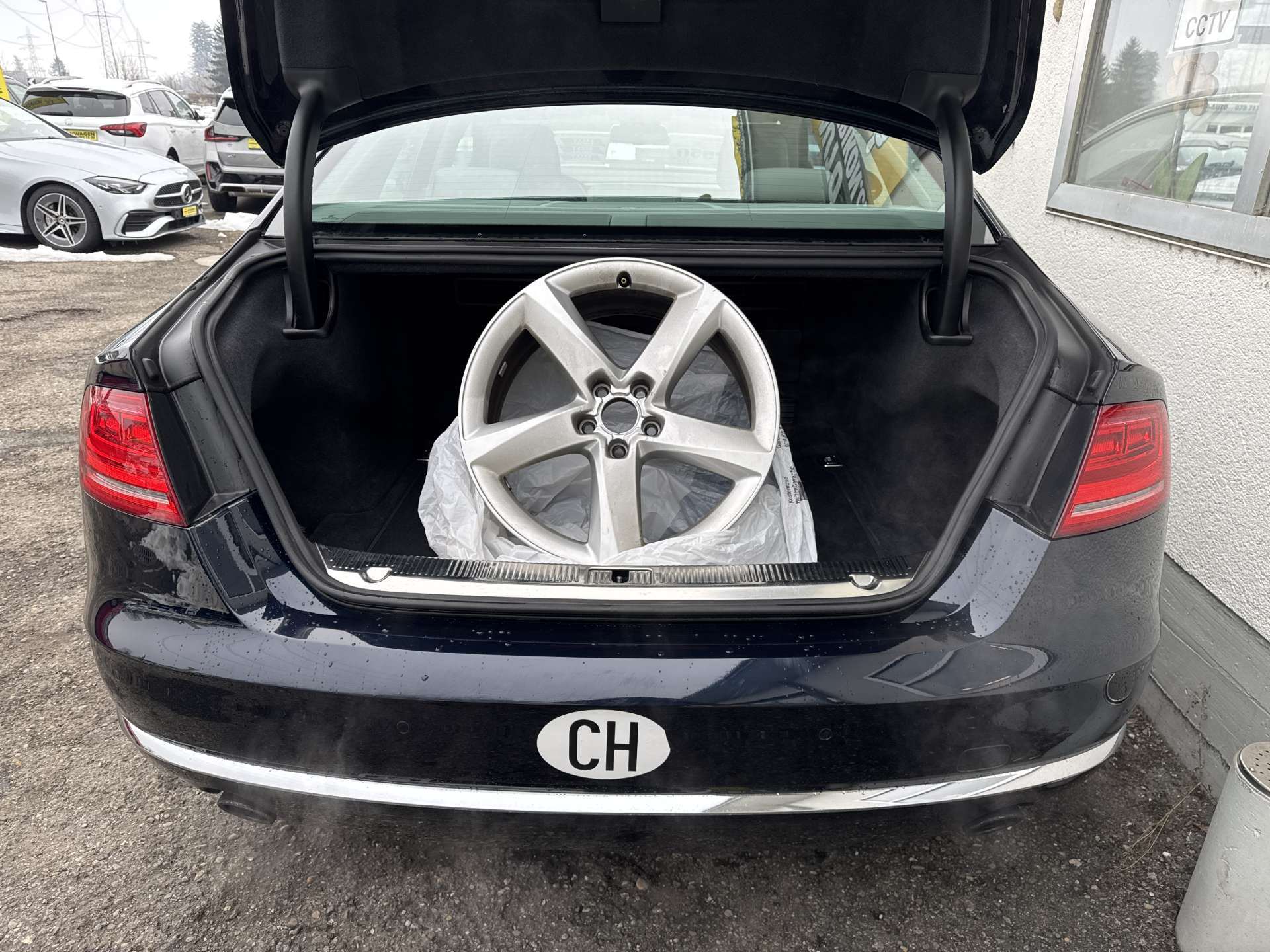 AUDI A8 4.2 FSi quattro 372PS Tiptronic-Automat-image-8