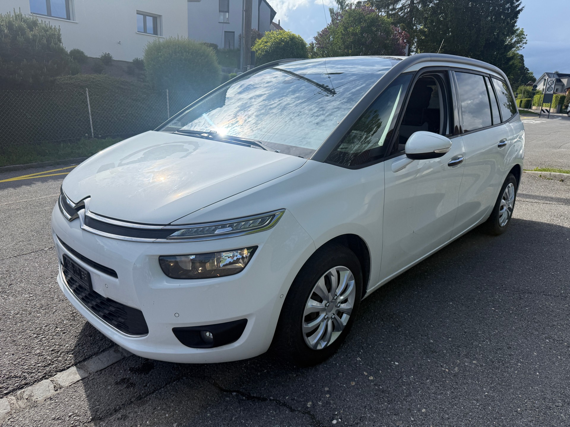 CITROEN Grand C4 Picasso 1.6 BlueHDi Intensive EAT6-image-0