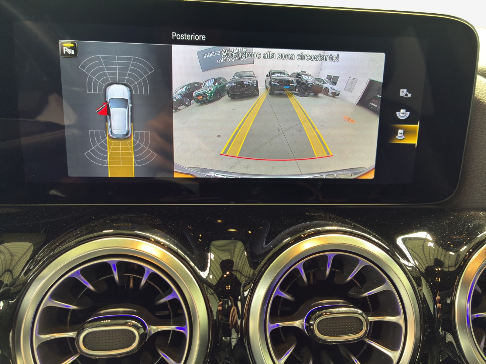 MERCEDES-BENZ GLA 200 Progressive 7G-DCT-image-14