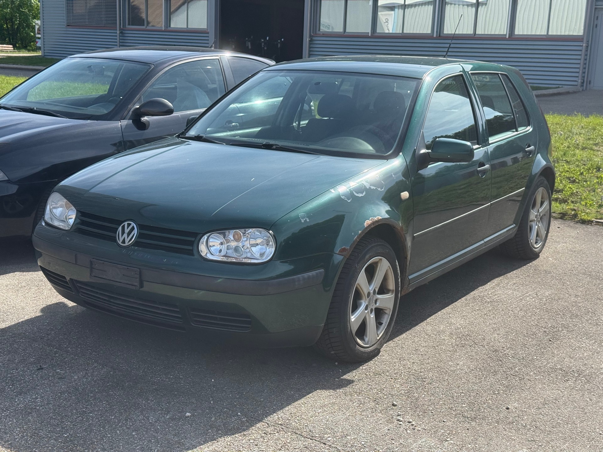 VW Golf 1.8 Trendline 4Motion-image-1