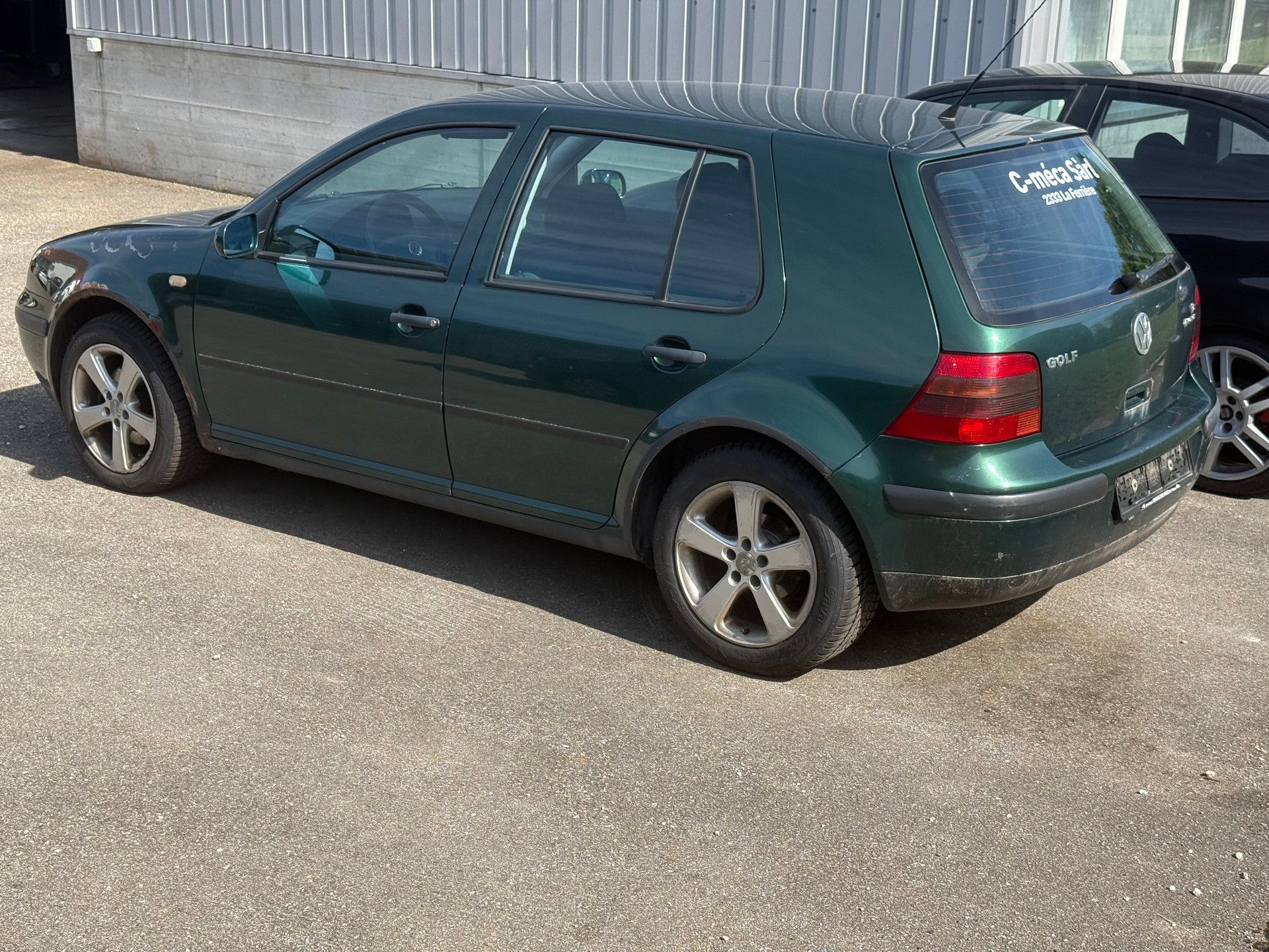 VW Golf 1.8 Trendline 4Motion-image-3