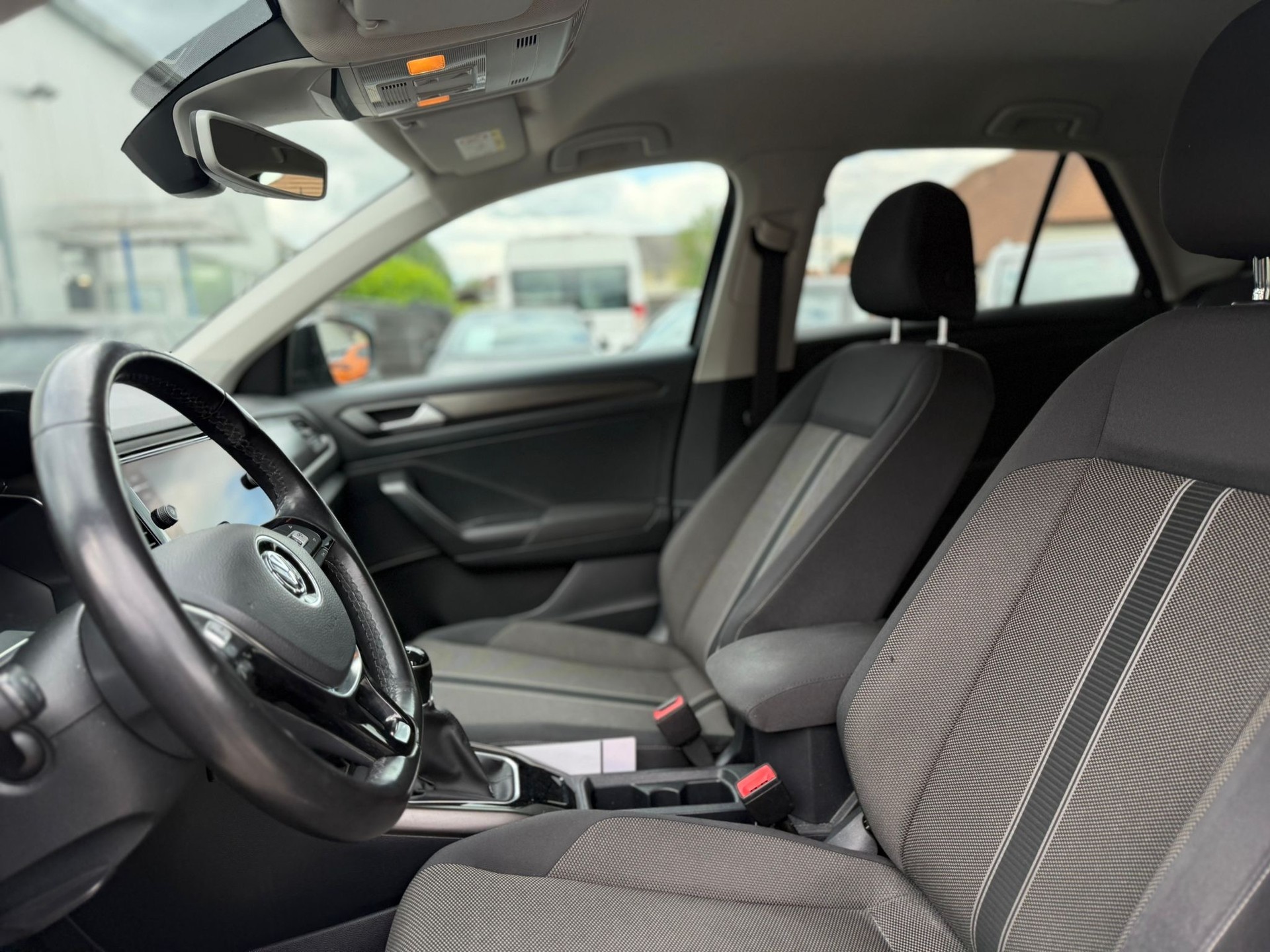 VW T-Roc 1.0 TSI-image-11
