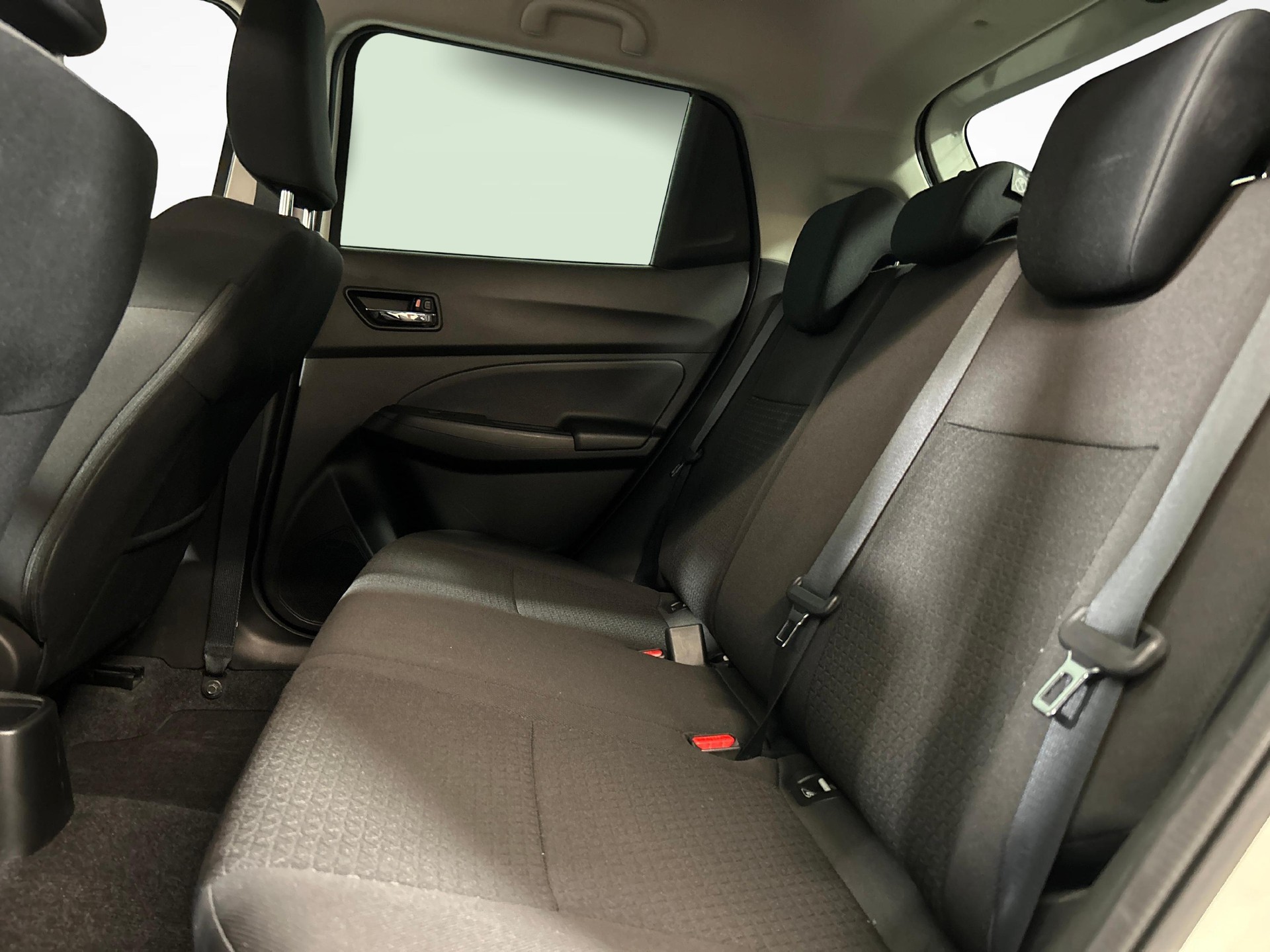 SUZUKI Swift 1.2 Compact Top Hybrid 4x4-image-3