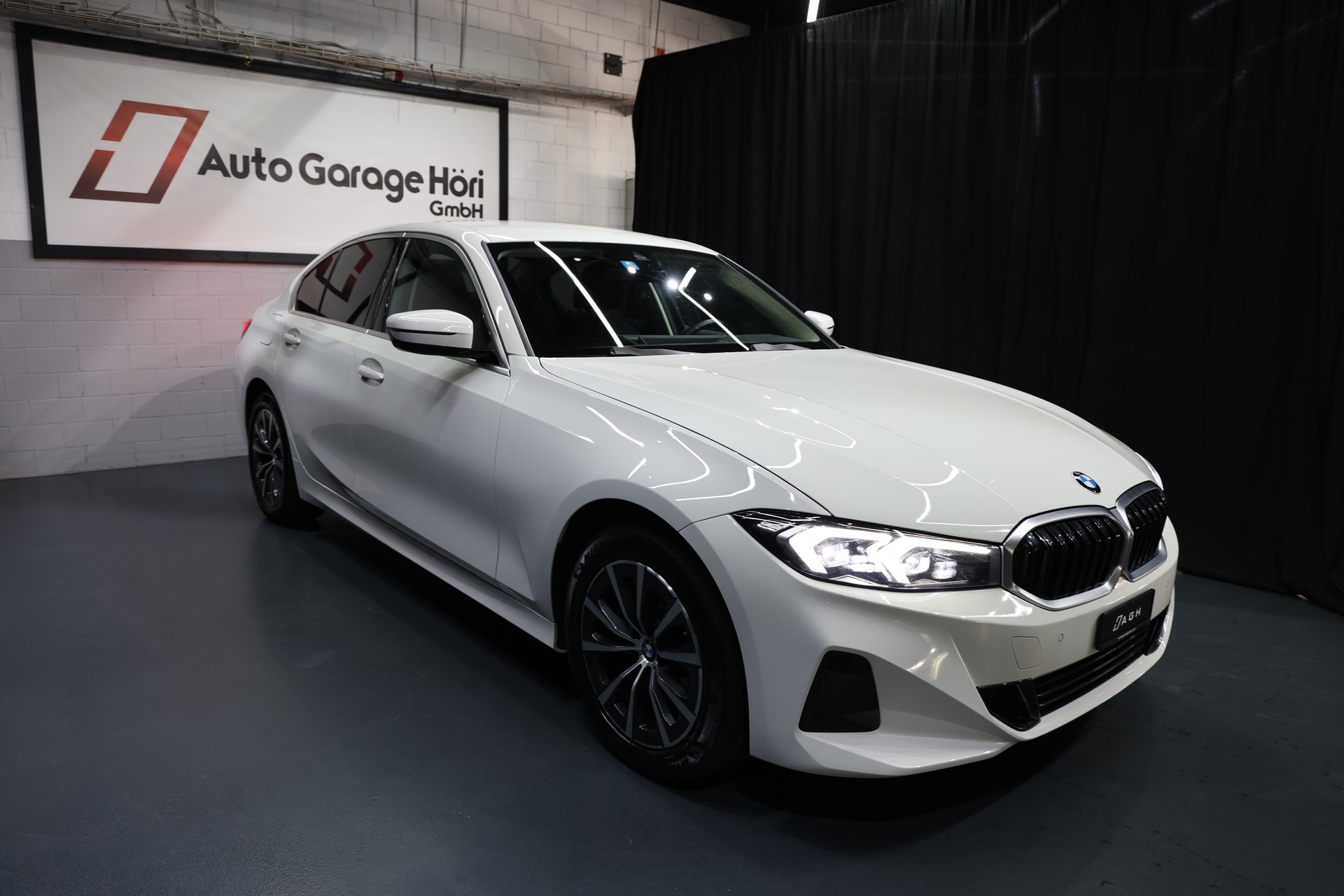 BMW 320i xDrive Steptronic G20 LCi Facelift-image-9