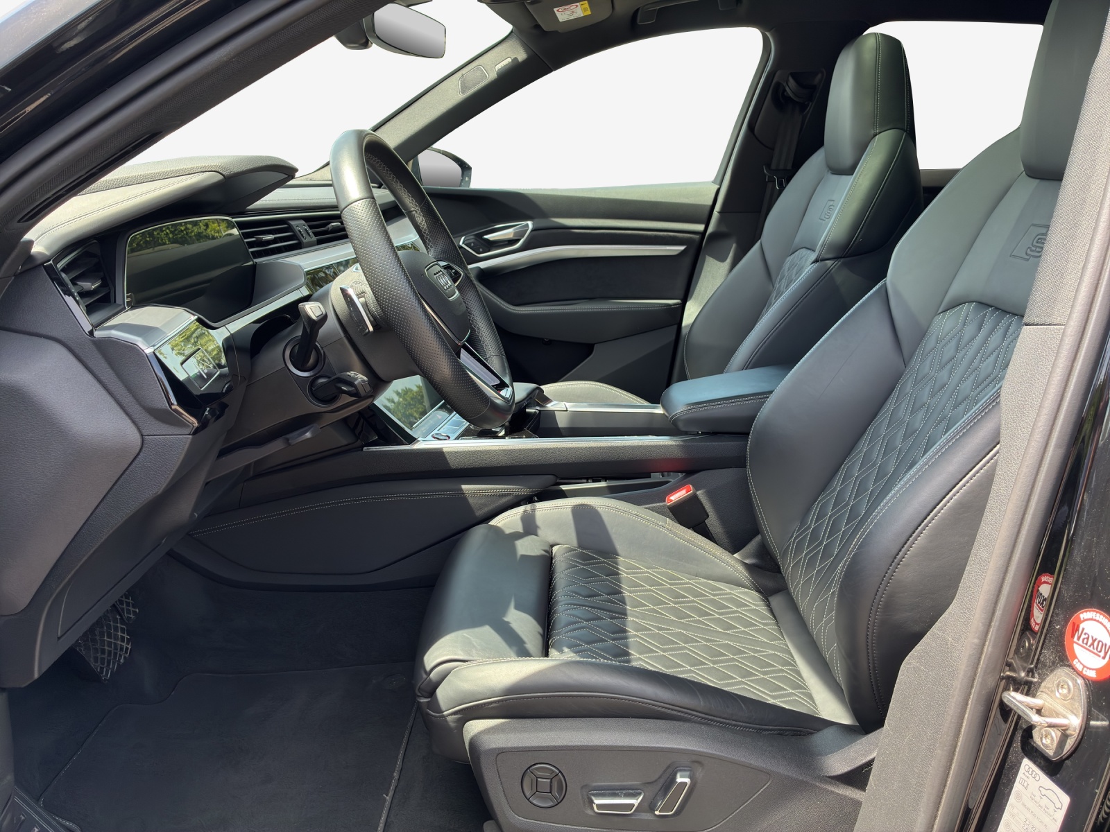 AUDI e-tron S quattro-image-7
