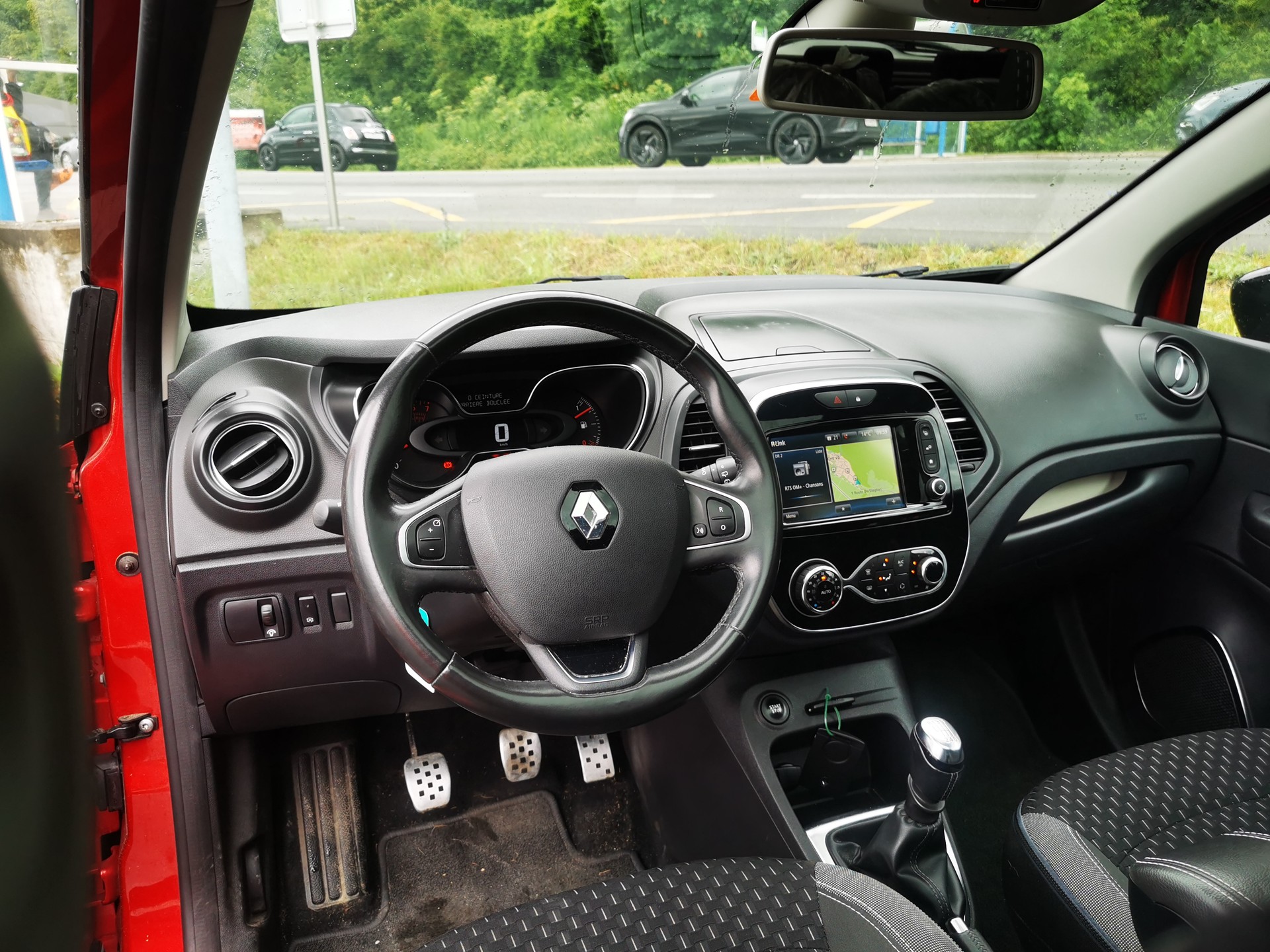 RENAULT Captur 1.2 T 16V Intens-image-7