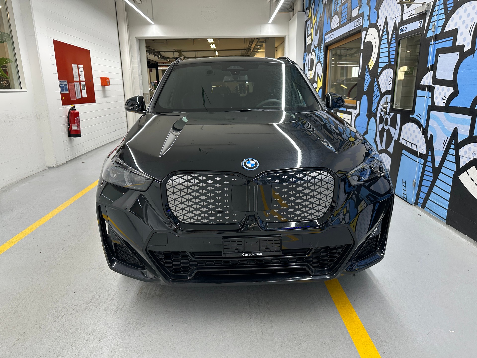 BMW iX1 xDrive 30 M Sport Pro-image-1