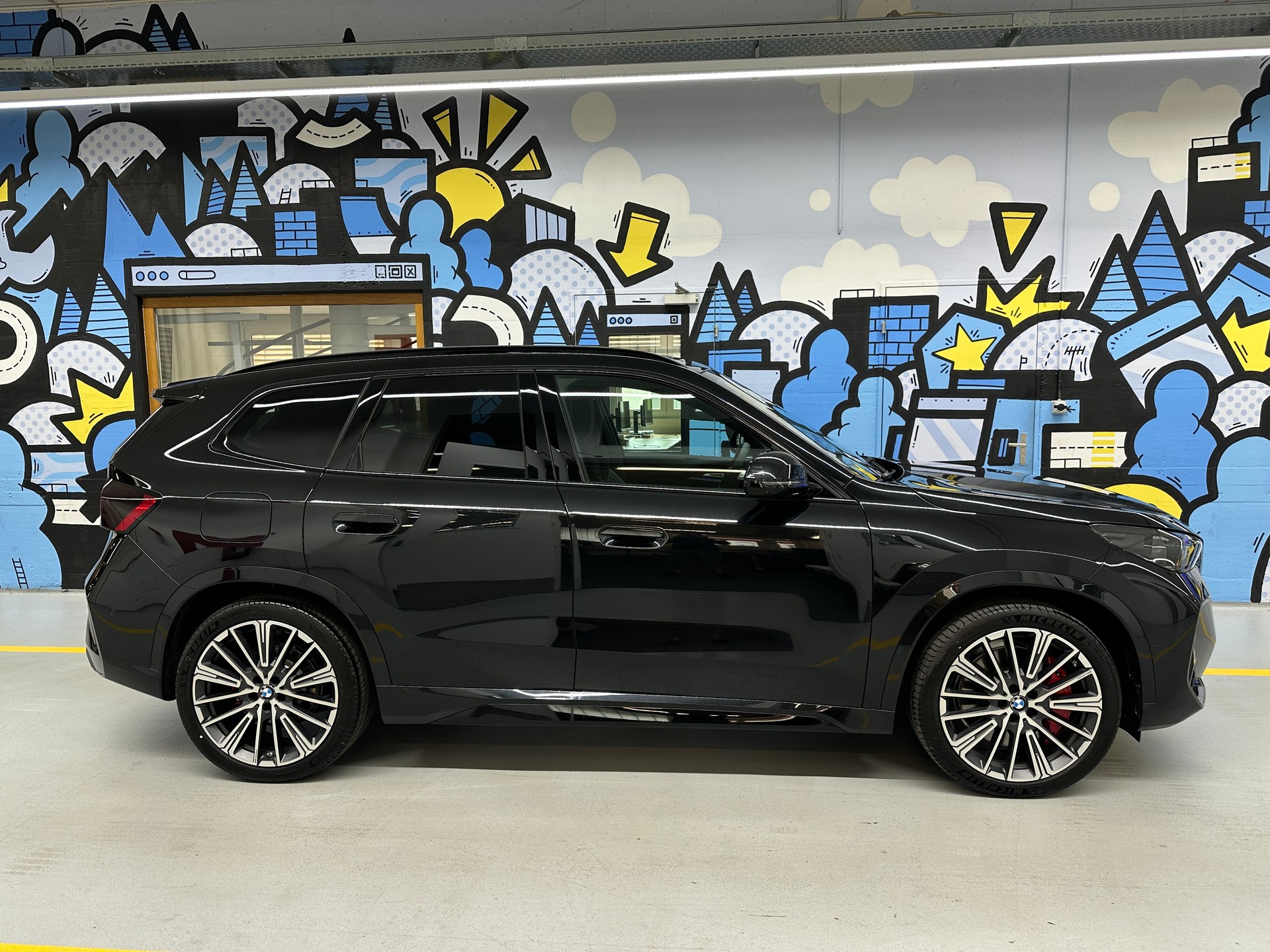 BMW iX1 xDrive 30 M Sport Pro-image-2