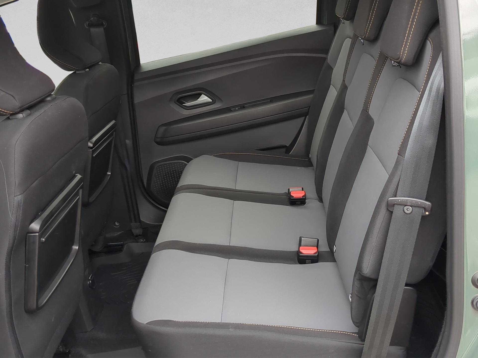 DACIA Jogger HEV 140 Extreme-image-13