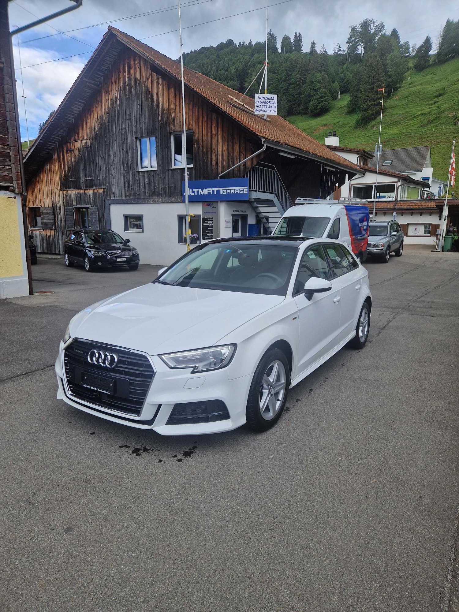 AUDI A3 Sportback 2.0 TFSI Sport quattro S-tronic-image-0