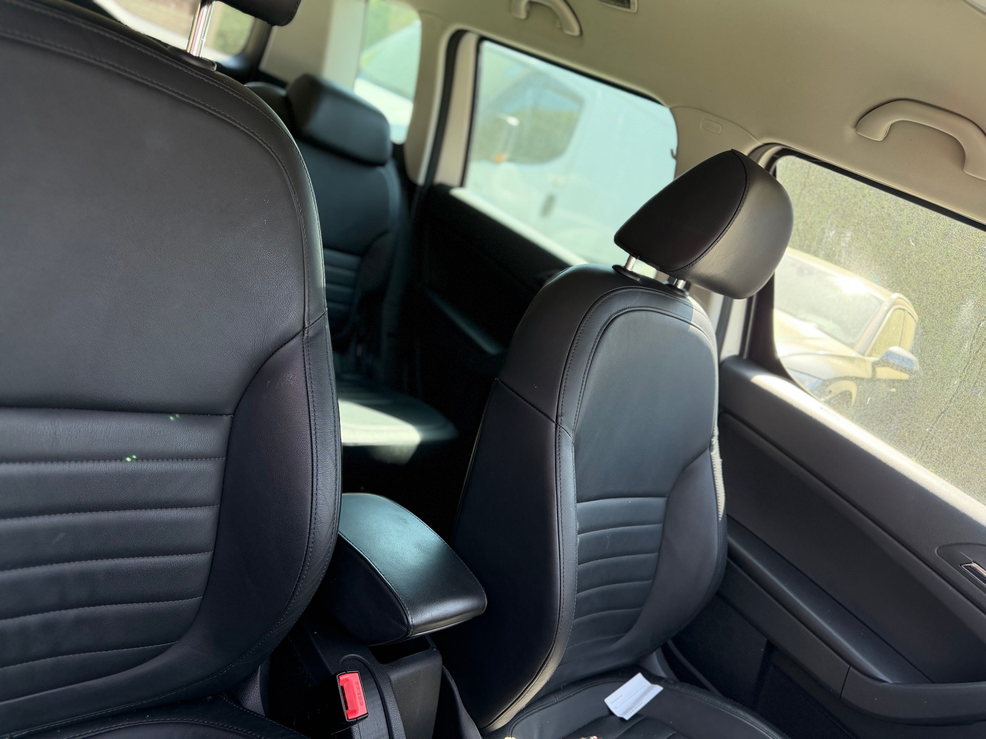 SKODA Yeti 1.2 TSI Active DSG-image-9