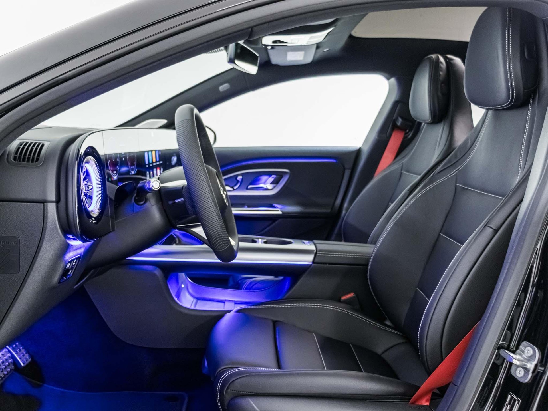MERCEDES-BENZ CLA 220 4MATIC-image-6