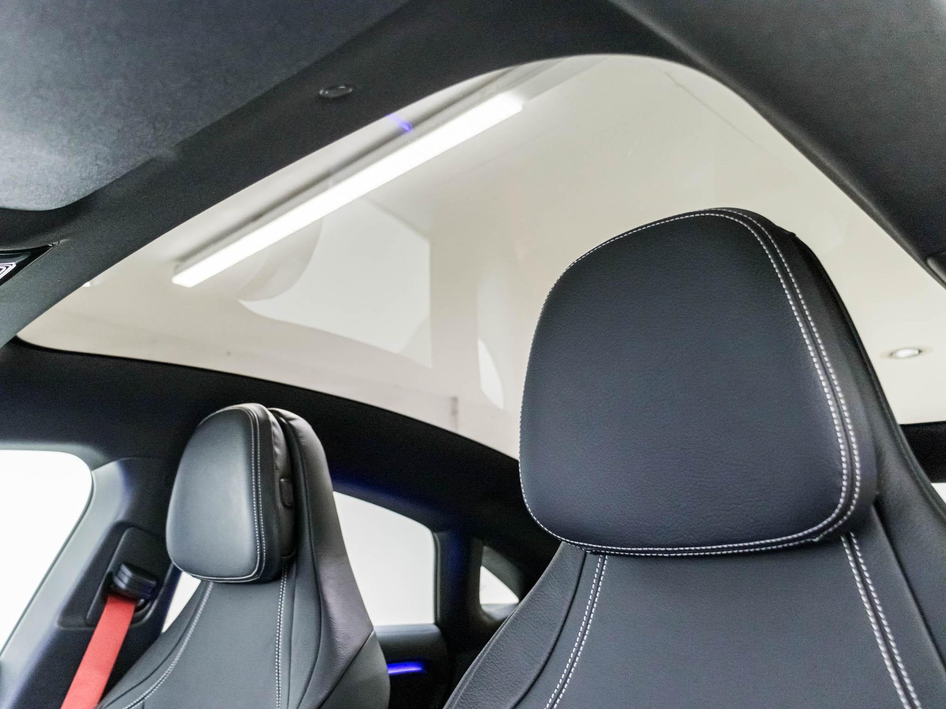 MERCEDES-BENZ CLA 220 4MATIC-image-8