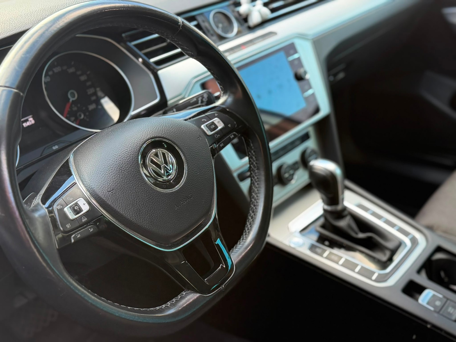 VW Passat Variant 2.0 TDI BMT Comfortline DSG-image-5
