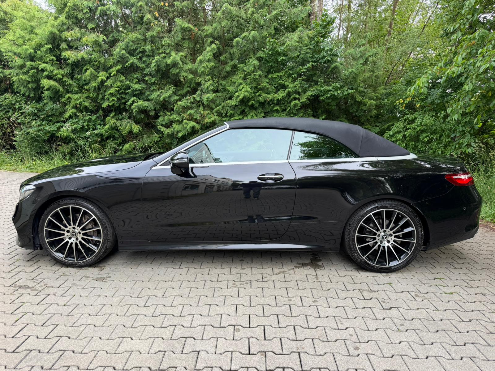 MERCEDES-BENZ E 200 Cabriolet AMG Line 9G-Tronic-image-2
