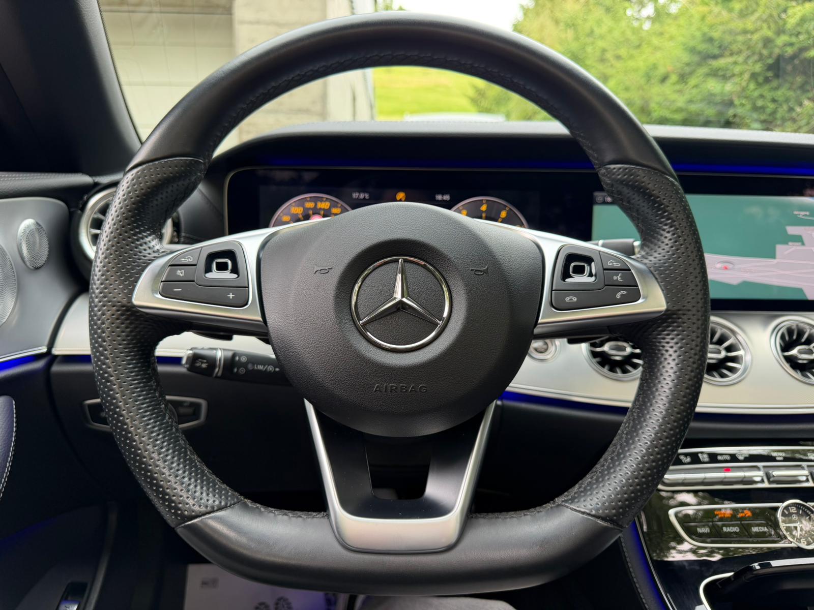 MERCEDES-BENZ E 200 Cabriolet AMG Line 9G-Tronic-image-27