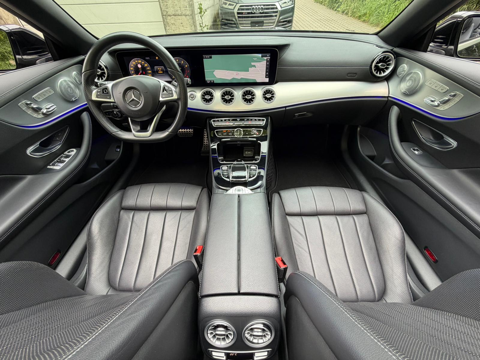 MERCEDES-BENZ E 200 Cabriolet AMG Line 9G-Tronic-image-24