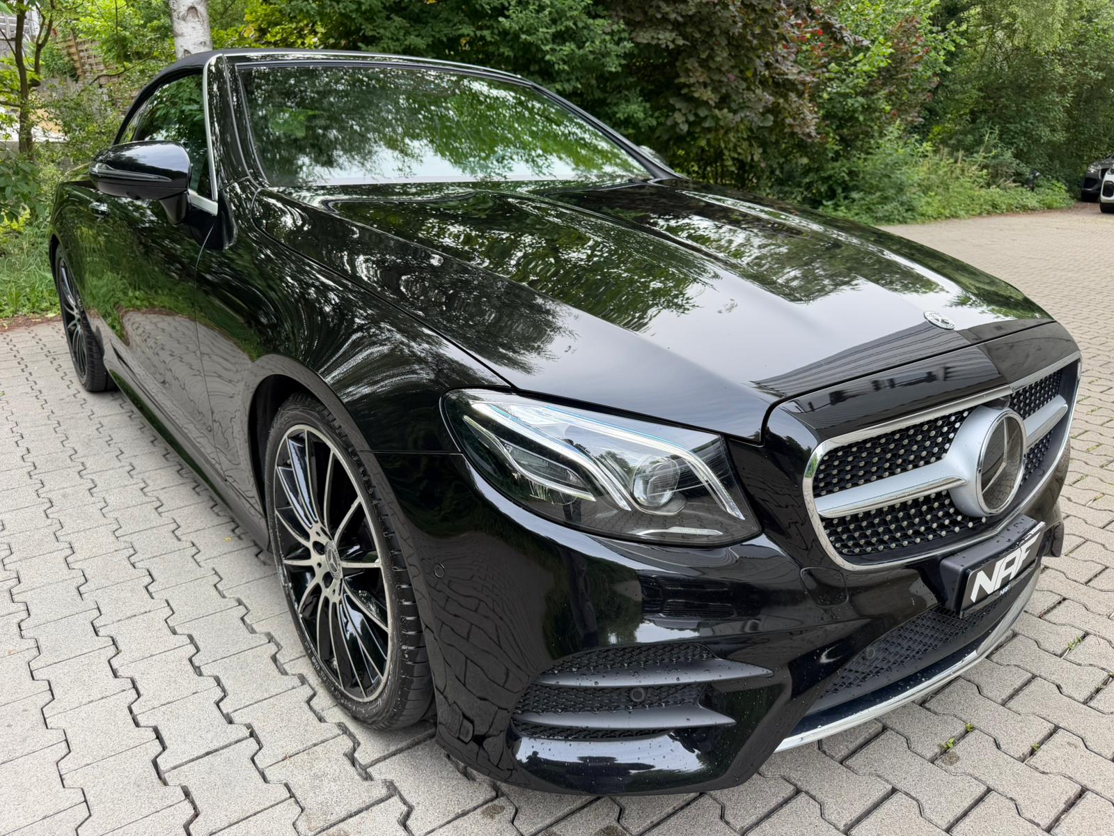 MERCEDES-BENZ E 200 Cabriolet AMG Line 9G-Tronic-image-8