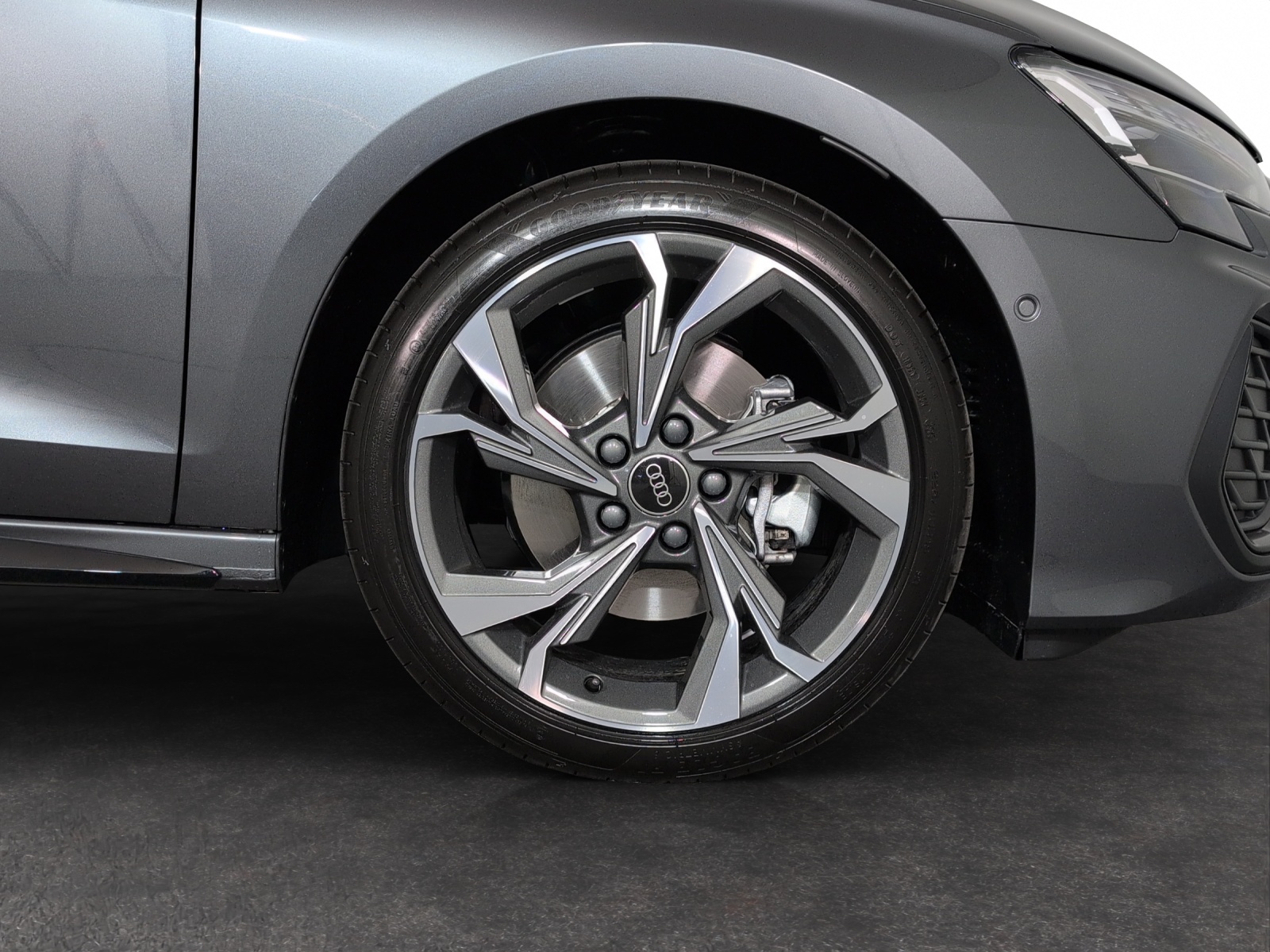 AUDI A3 Sportback TFSI 150 kW quattro S line S tronic-image-4