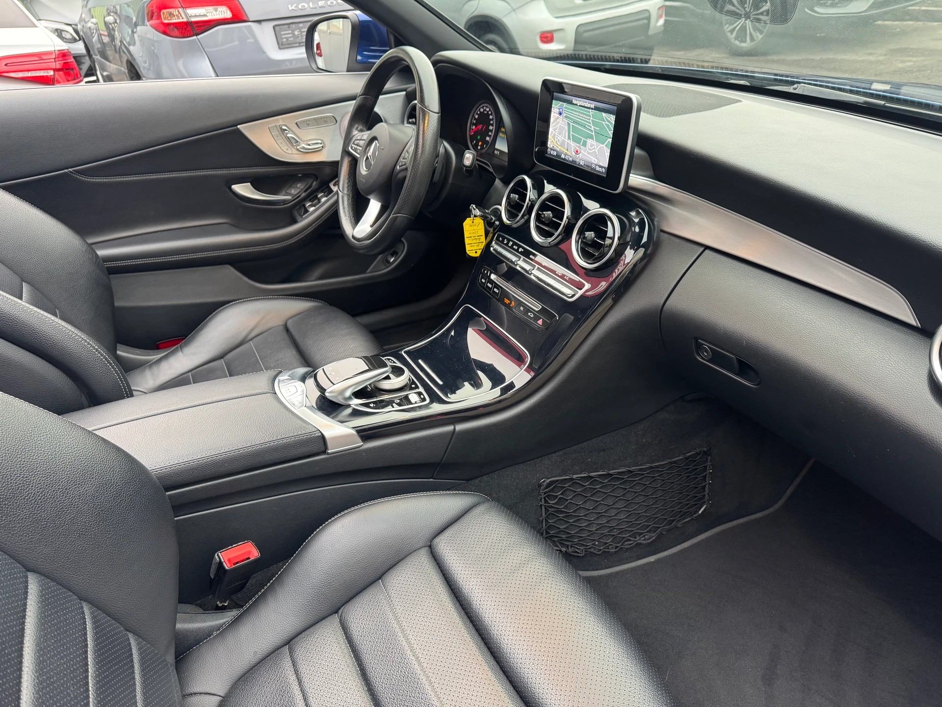 MERCEDES-BENZ C 180 Cabriolet 9G-Tronic-image-11