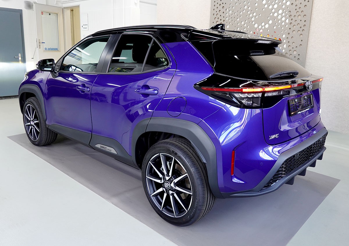 TOYOTA Yaris Cross 1.5 GR Sport e-CVT-image-3